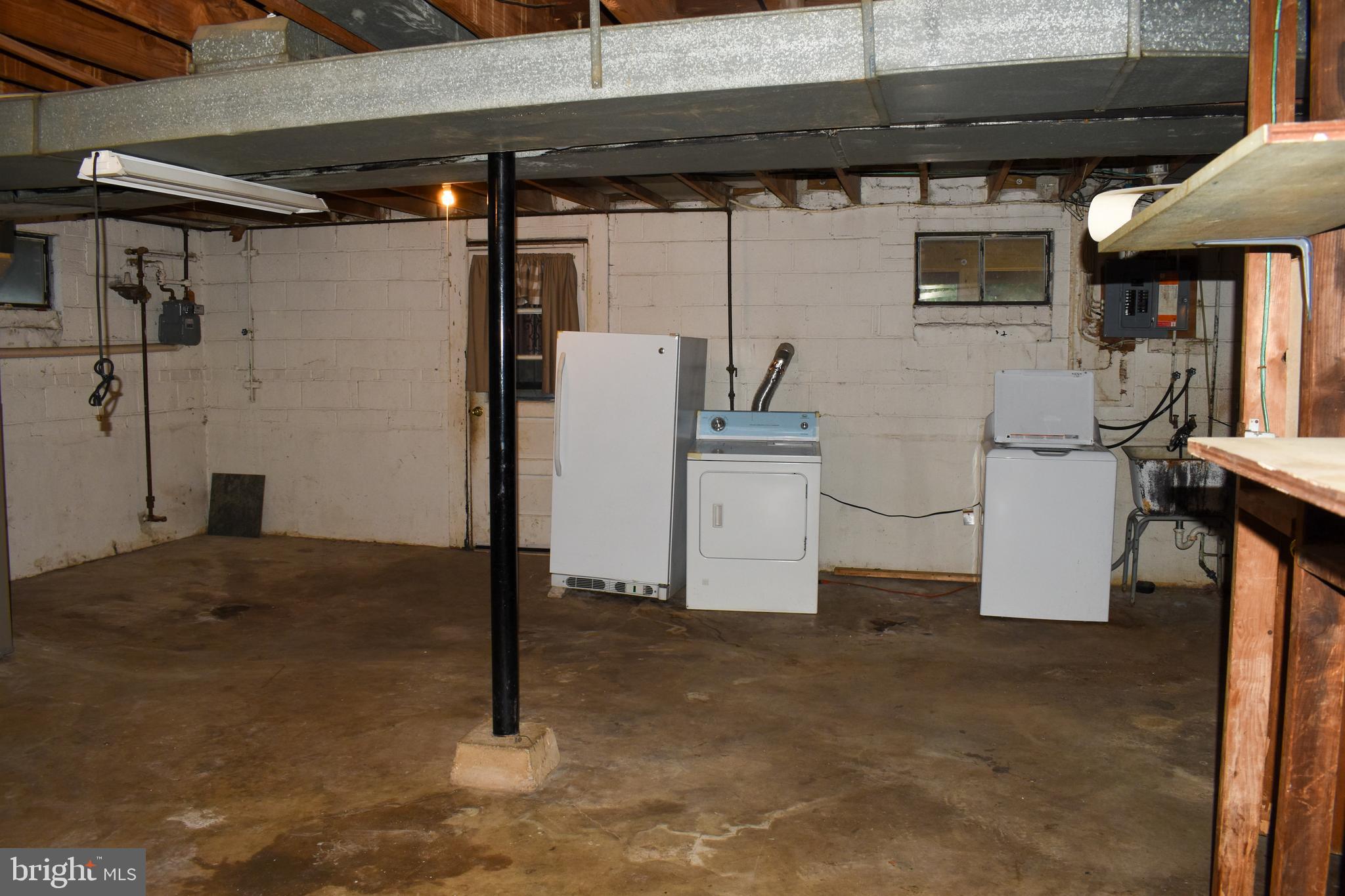 NEW CARROLLTON - Residential