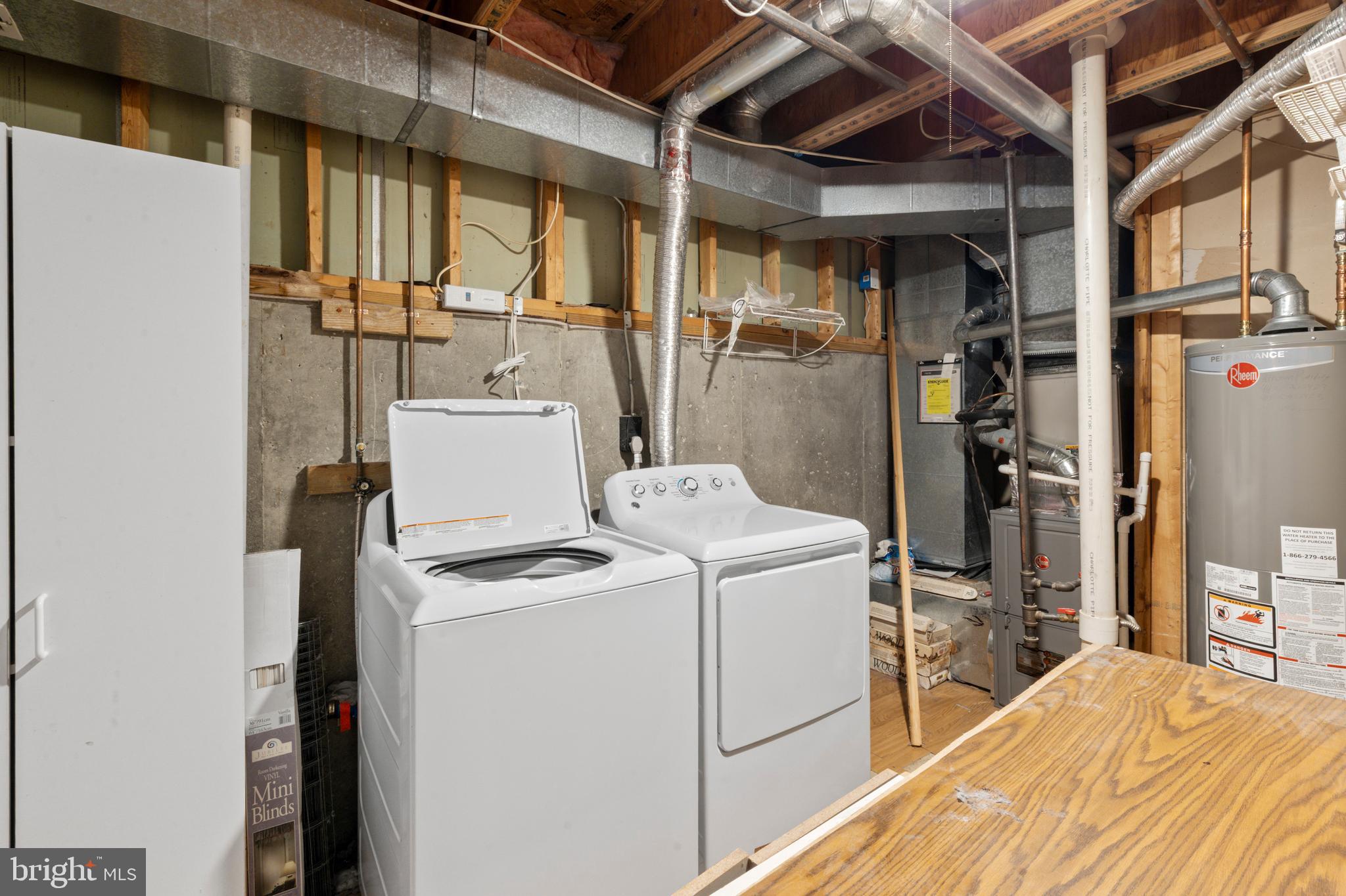 CONSTANT WOODS - Residential