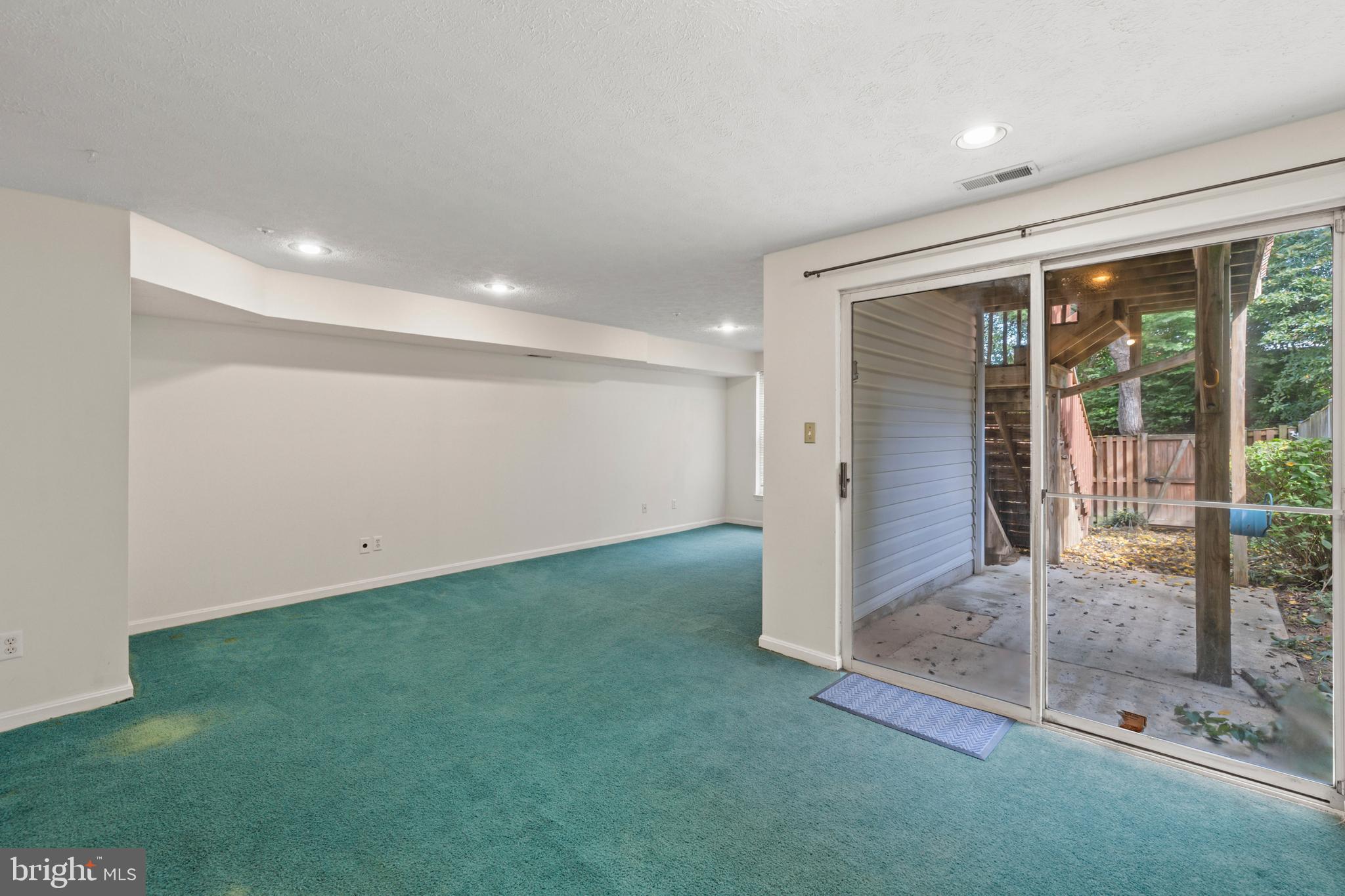 CONSTANT WOODS - Residential