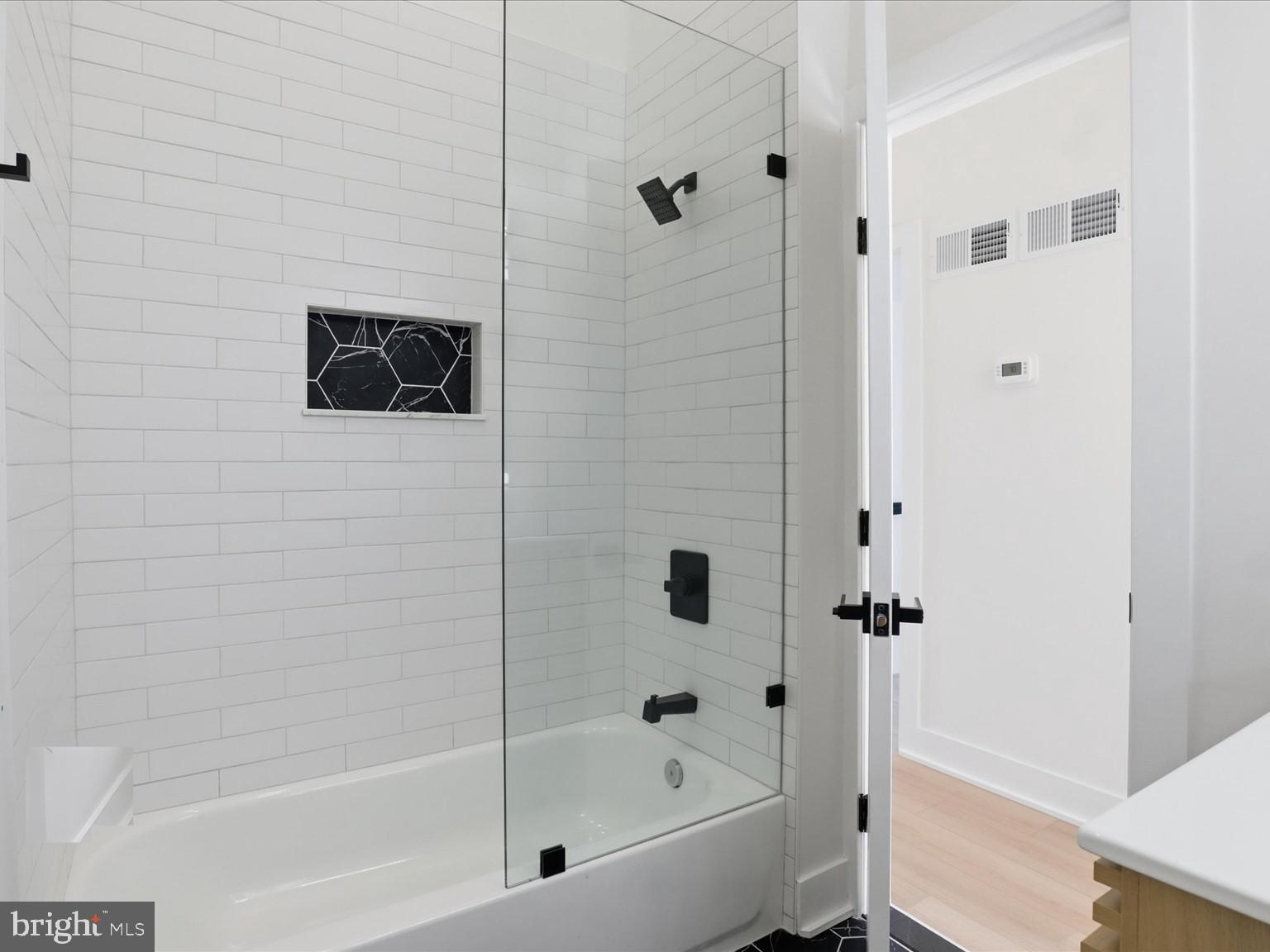 DUNN LORING WOODS - Residential