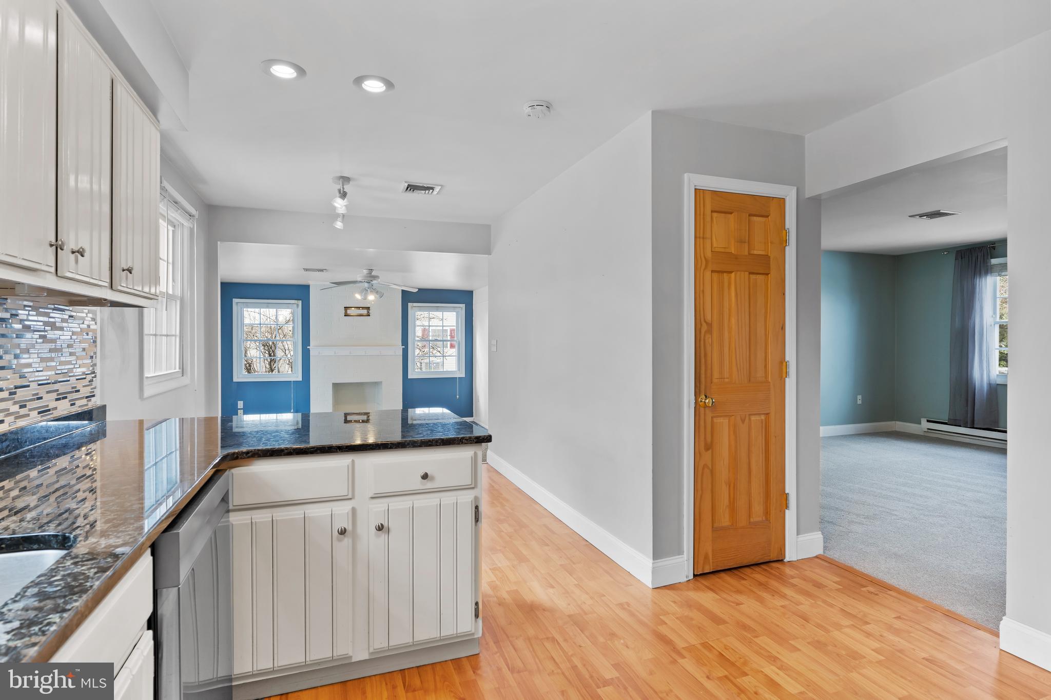 CENTER SQUARE MANOR - Residential