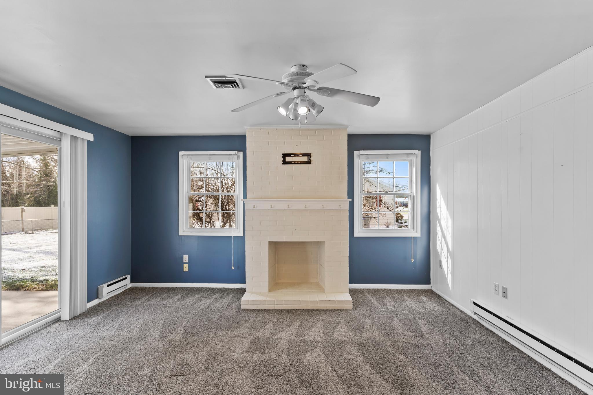 CENTER SQUARE MANOR - Residential