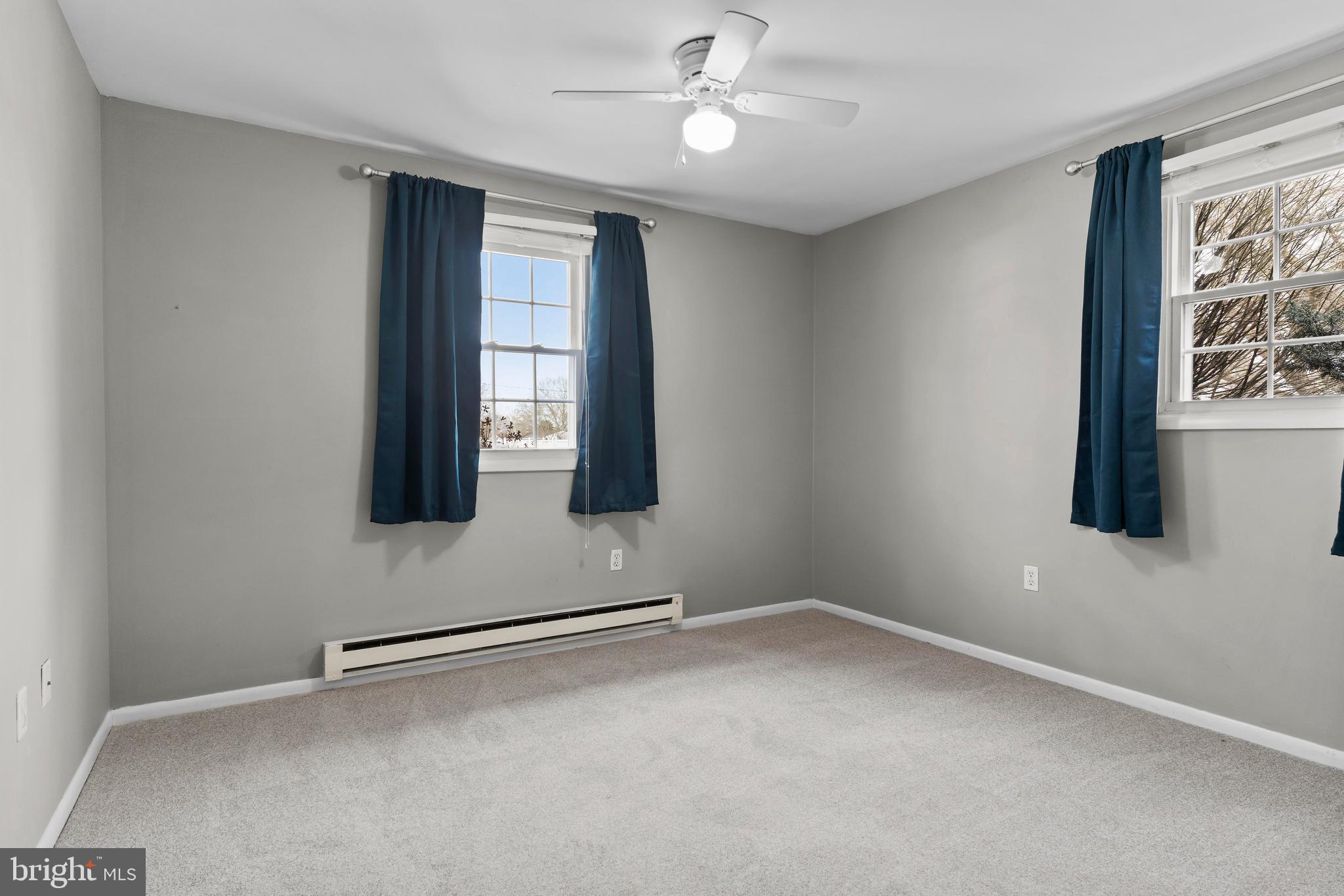 CENTER SQUARE MANOR - Residential