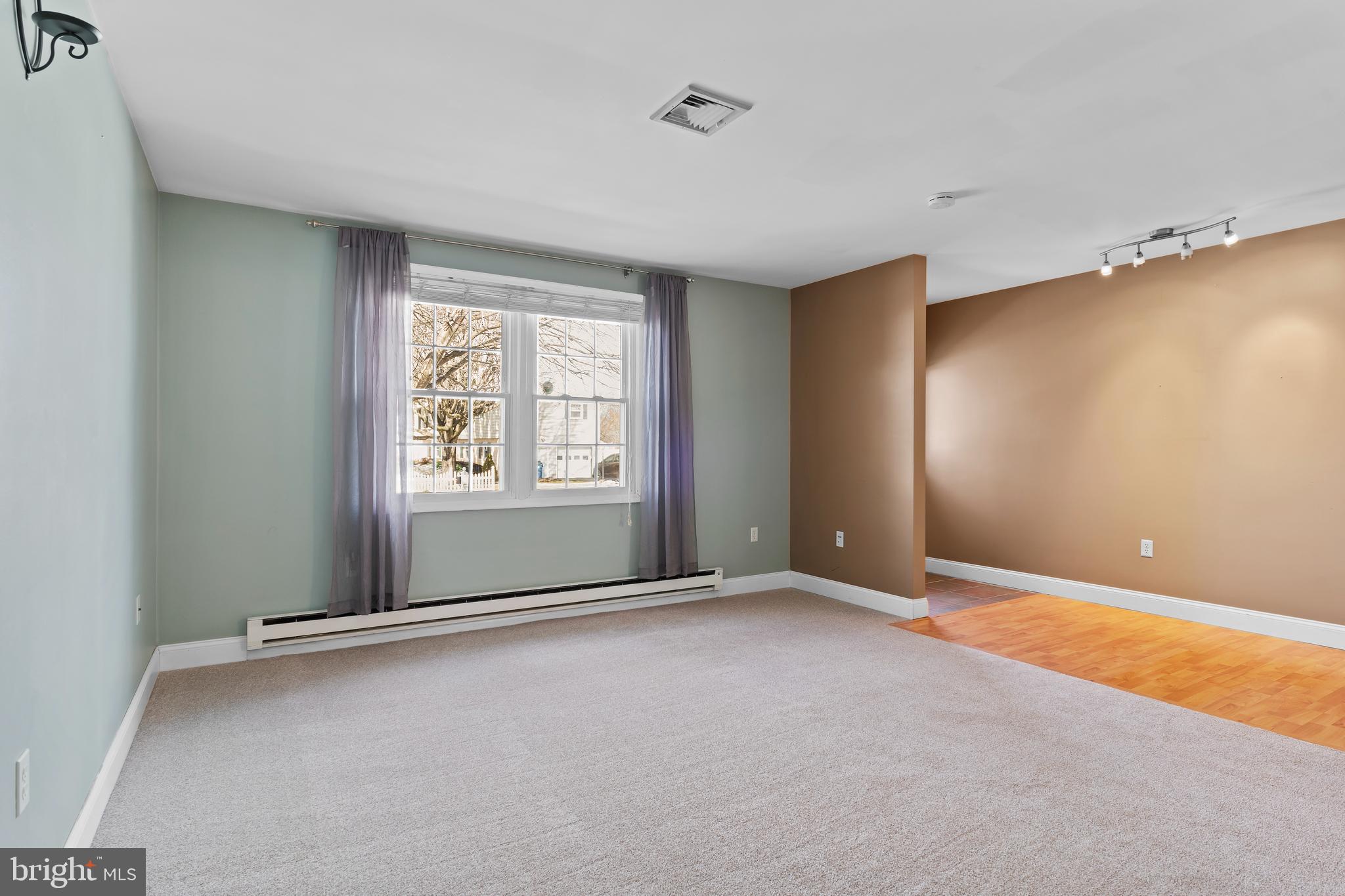 CENTER SQUARE MANOR - Residential