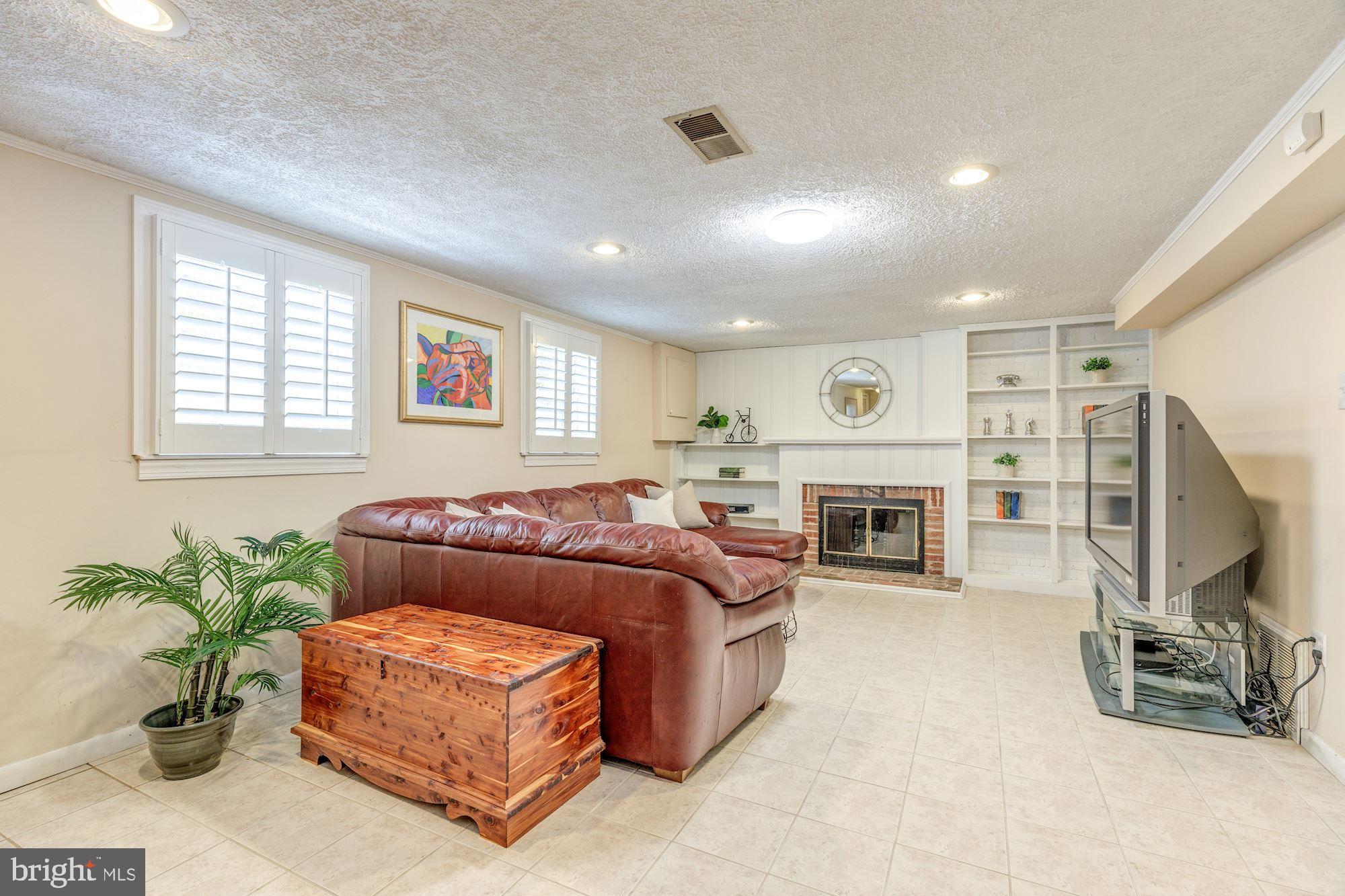 BELLEVUE FOREST - Residential