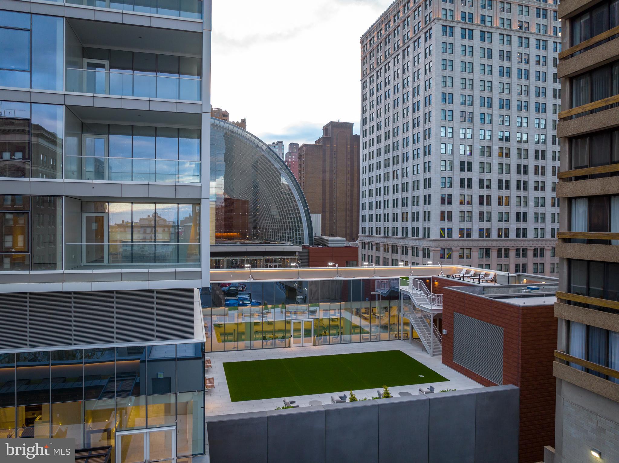 AVENUE OF THE ARTS - Residential