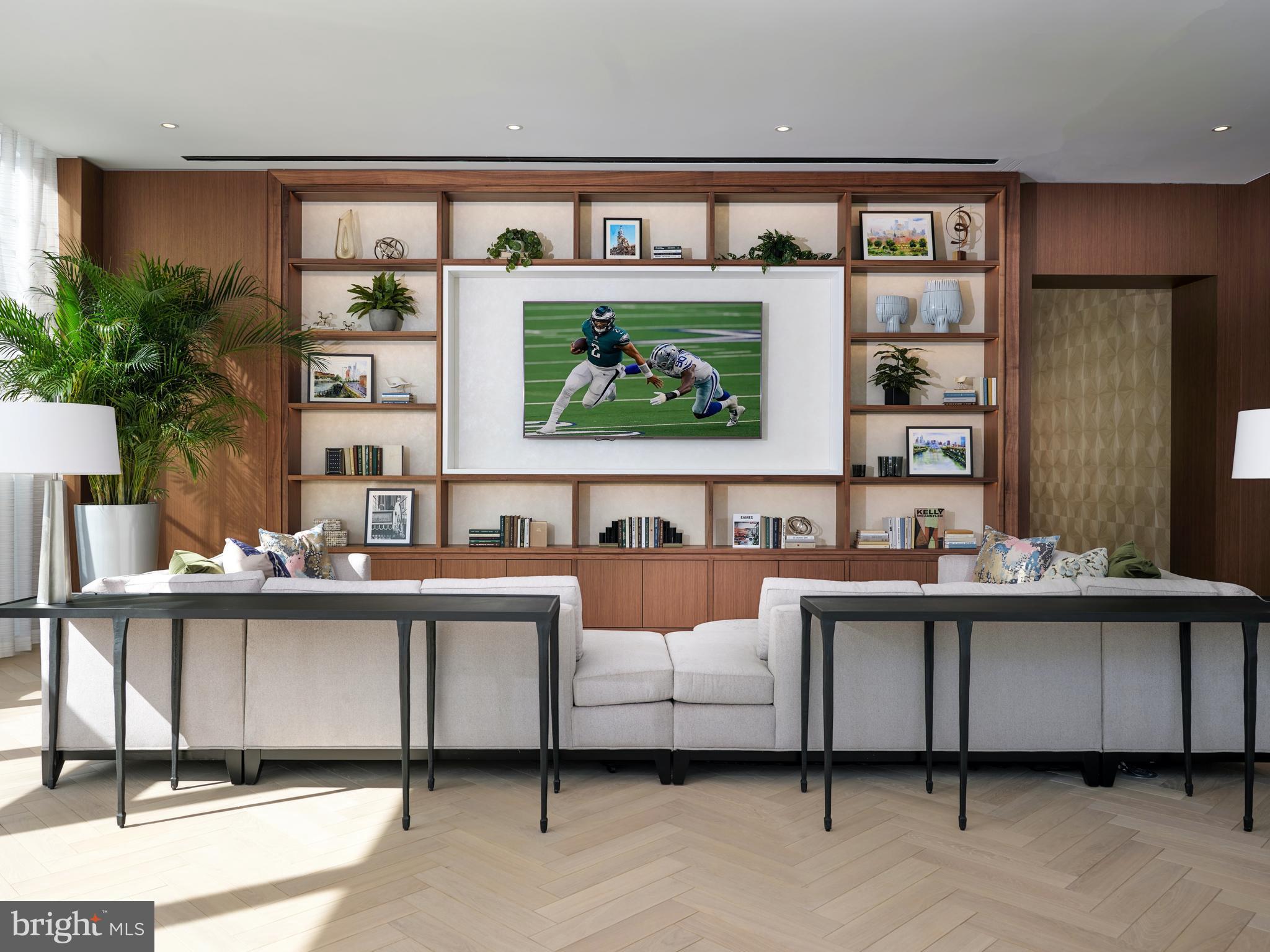 AVENUE OF THE ARTS - Residential