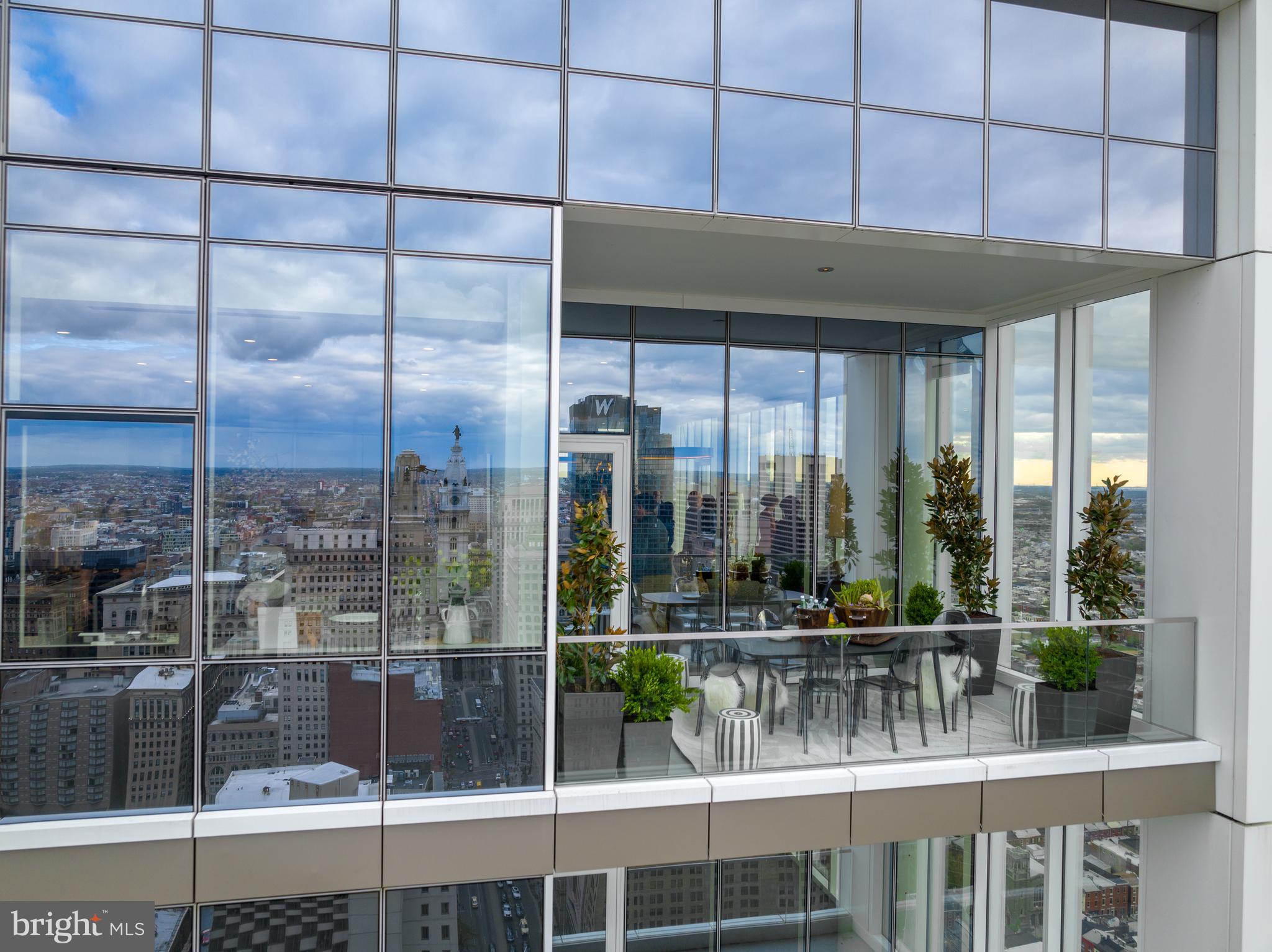 AVENUE OF THE ARTS - Residential