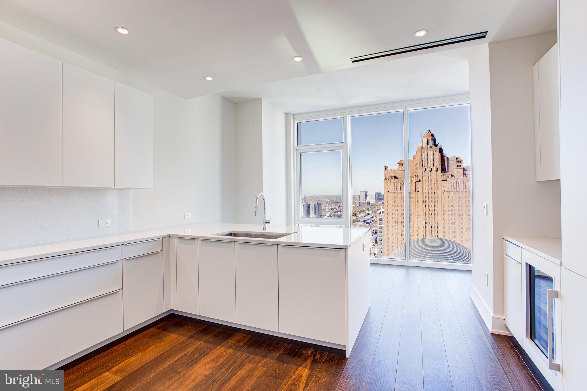 AVENUE OF THE ARTS - Residential