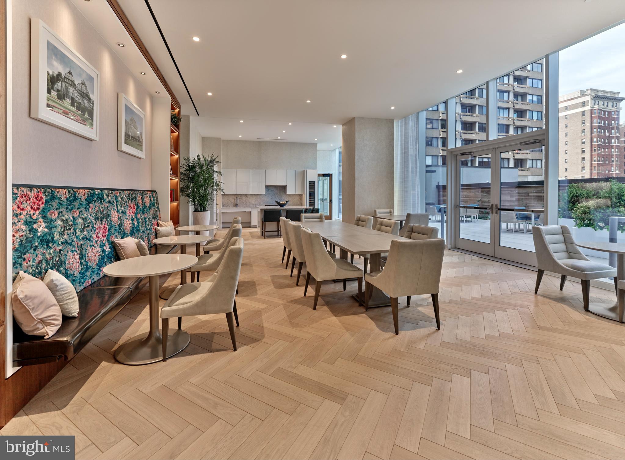 AVENUE OF THE ARTS - Residential