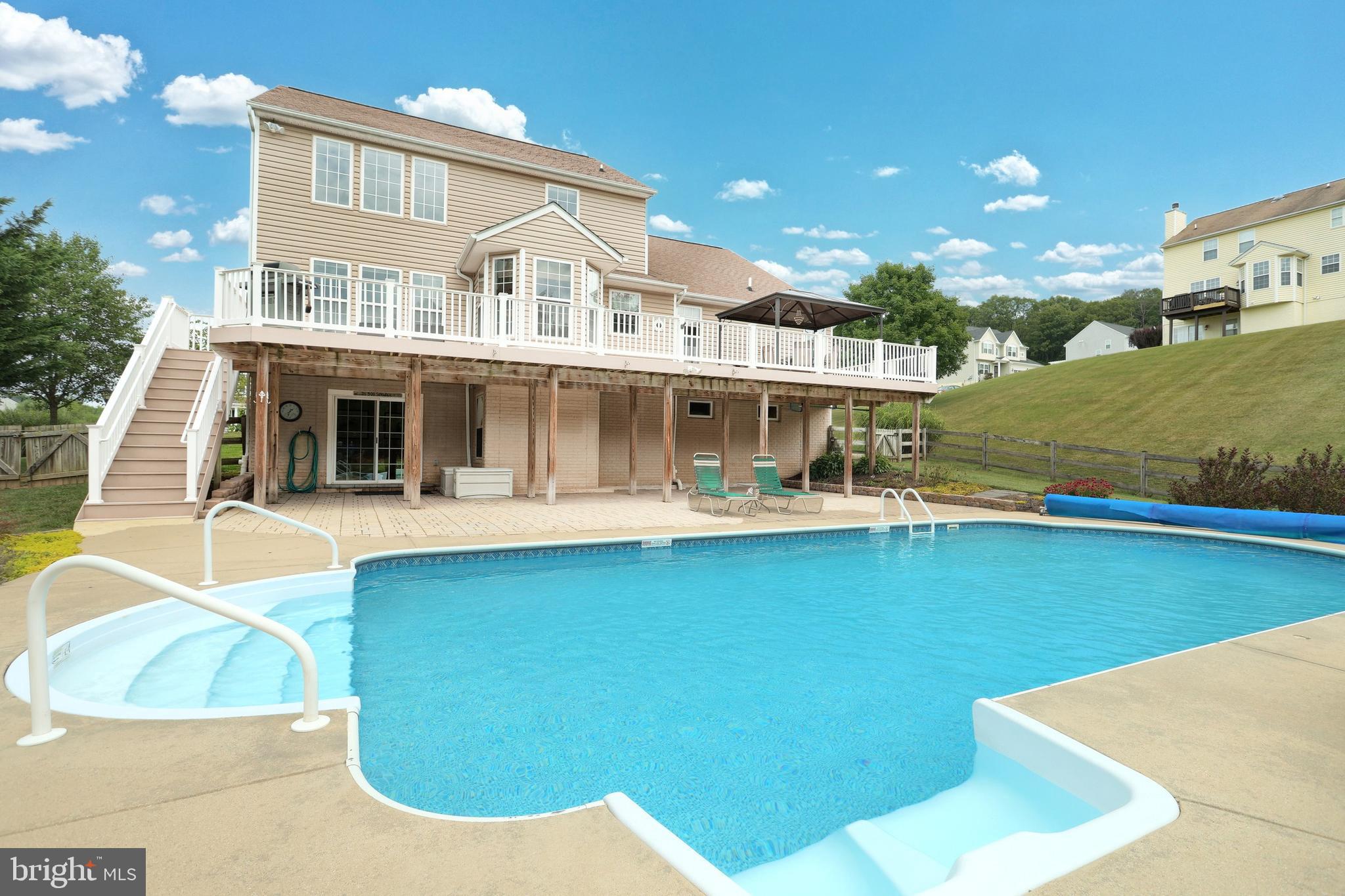 SUMMER'S GLEN - Residential