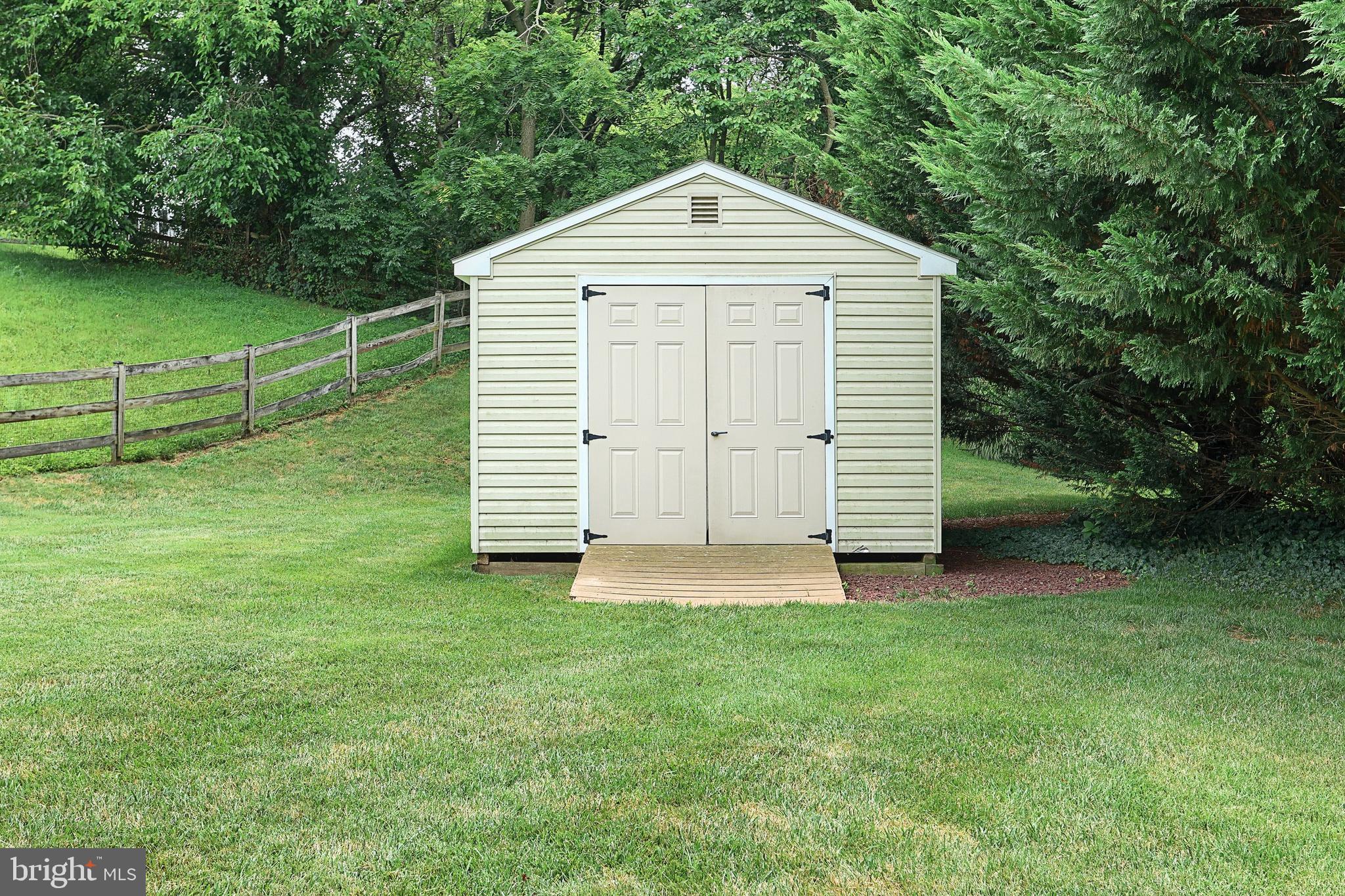 SUMMER'S GLEN - Residential