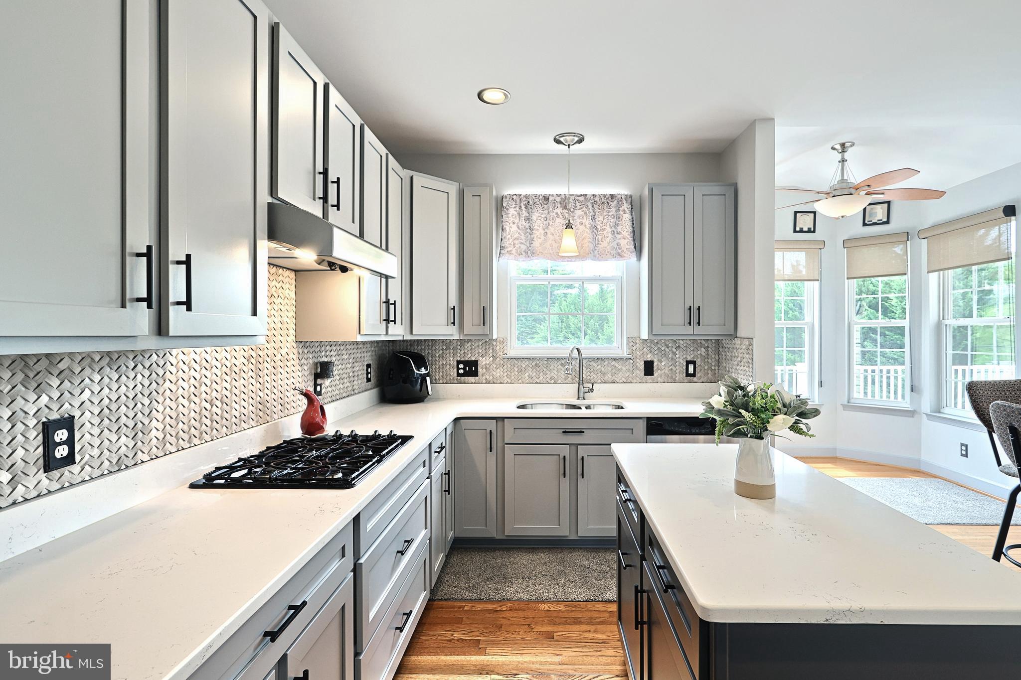 SUMMER'S GLEN - Residential