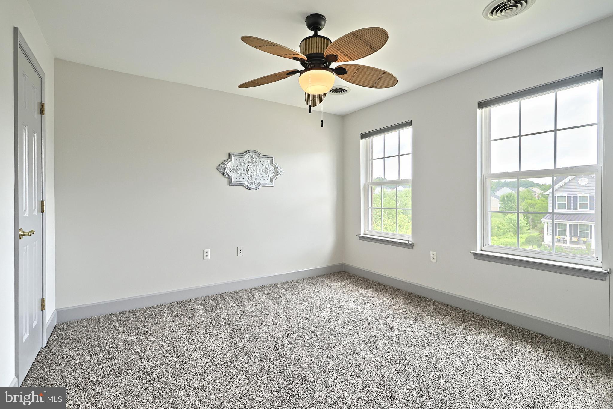 SUMMER'S GLEN - Residential