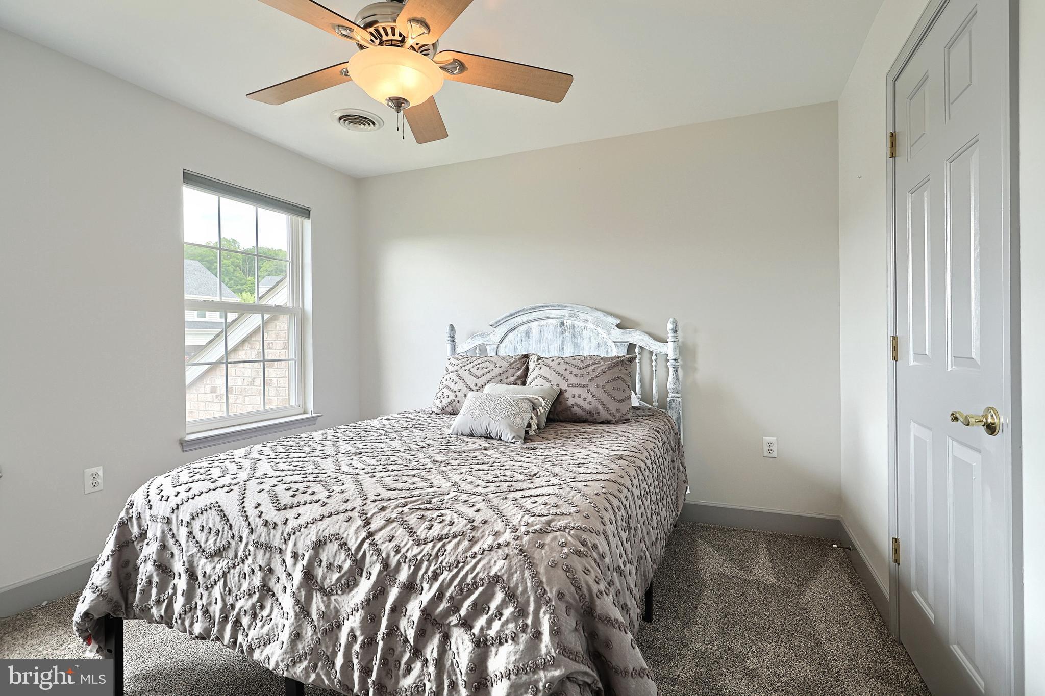 SUMMER'S GLEN - Residential