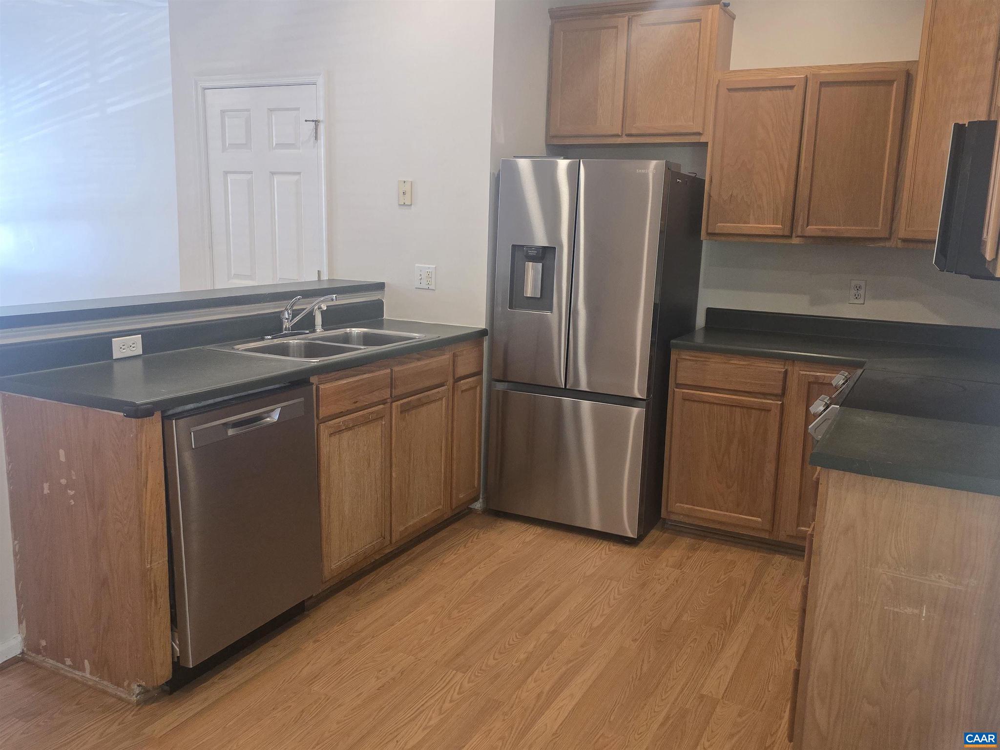 WEBLAND PARK CONDOS - Residential