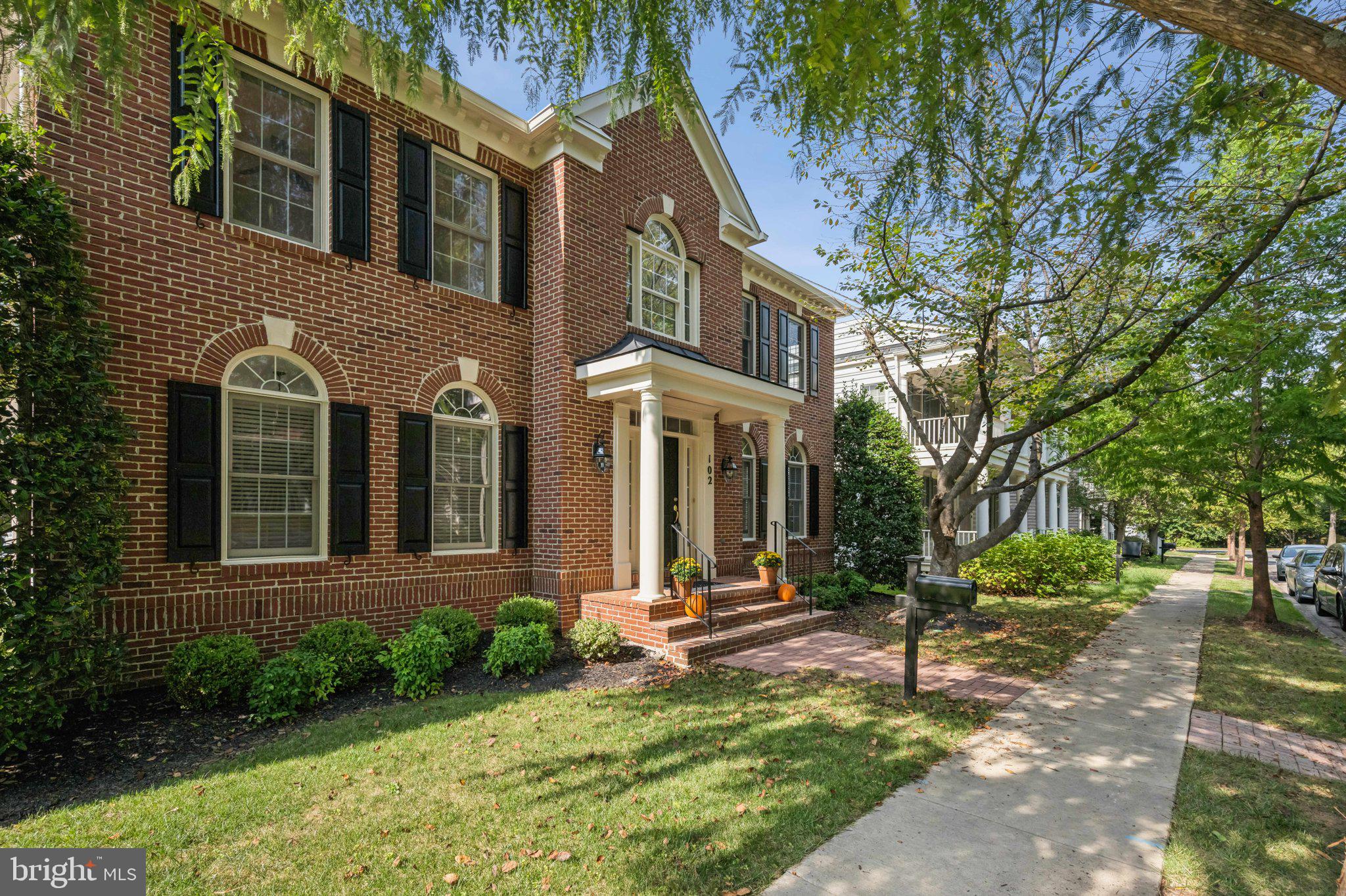 102 DUNLOGGIN DRIVE
