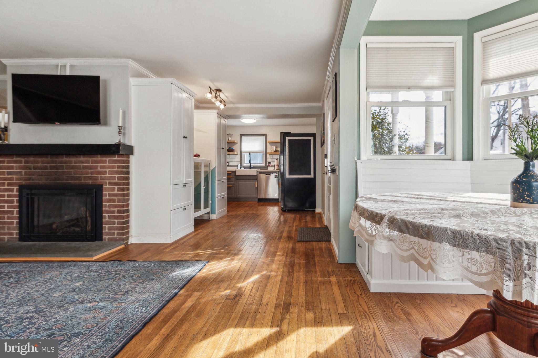 ROSLYN - Residential