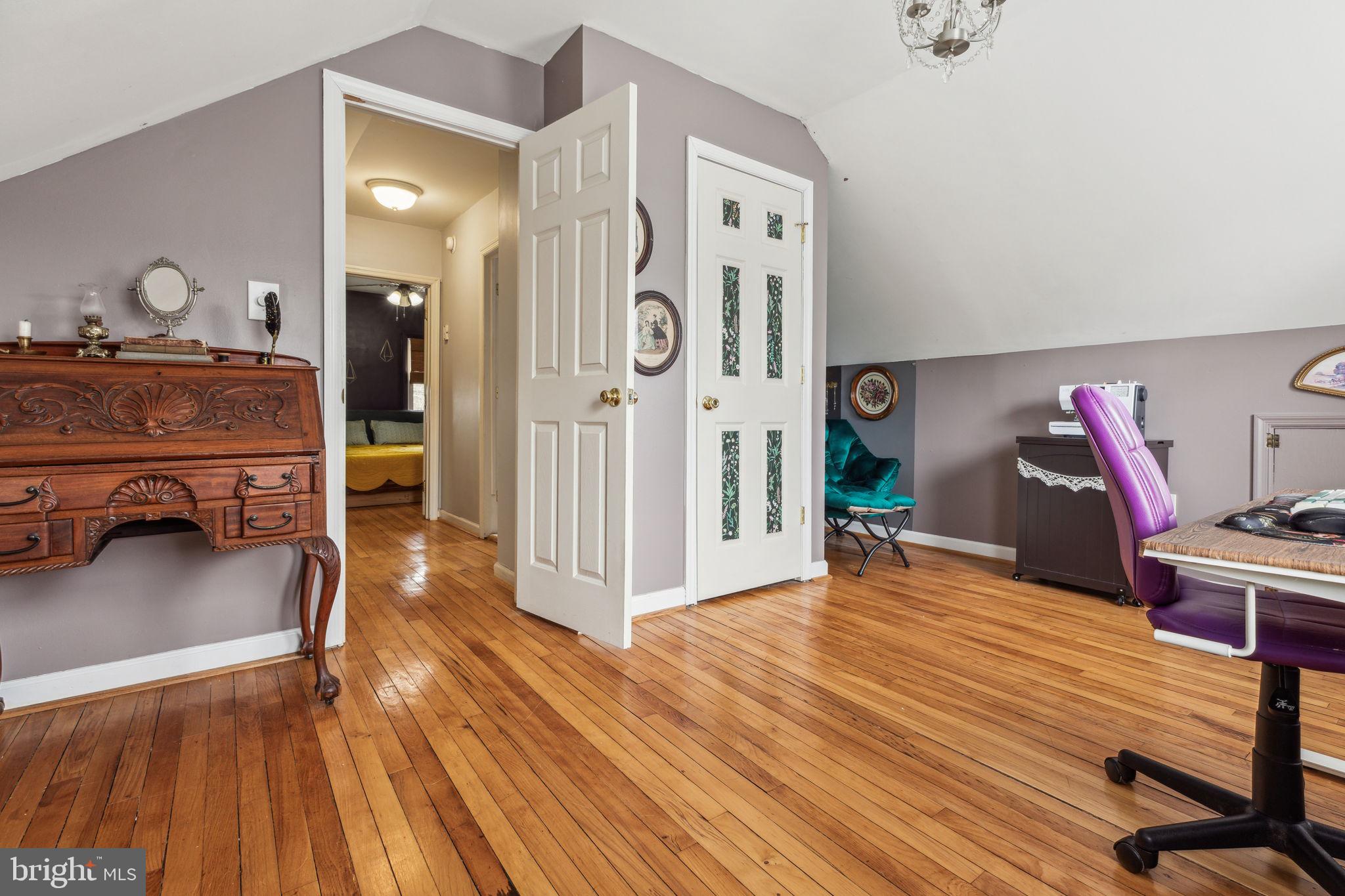 ROSLYN - Residential