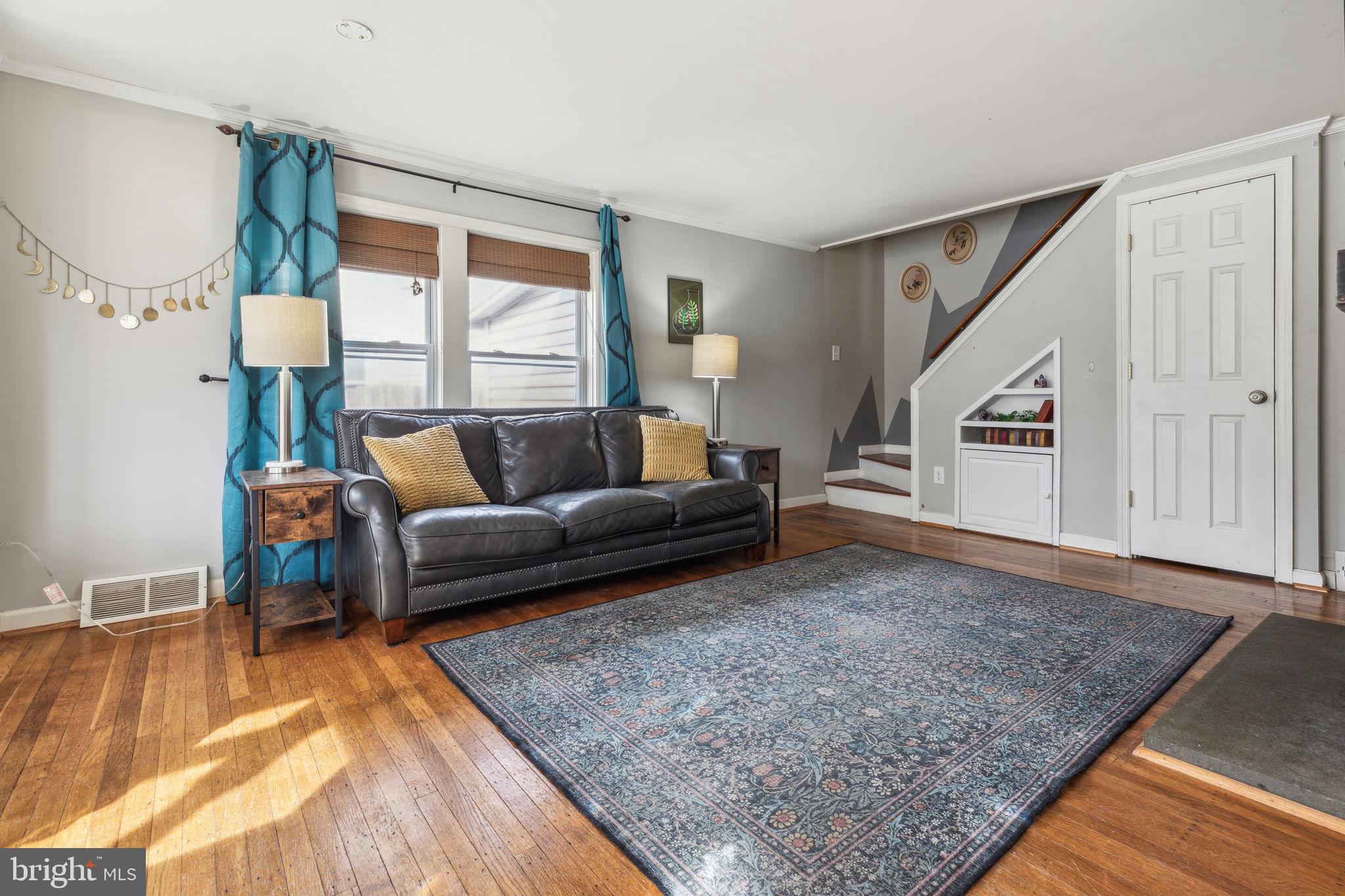 ROSLYN - Residential