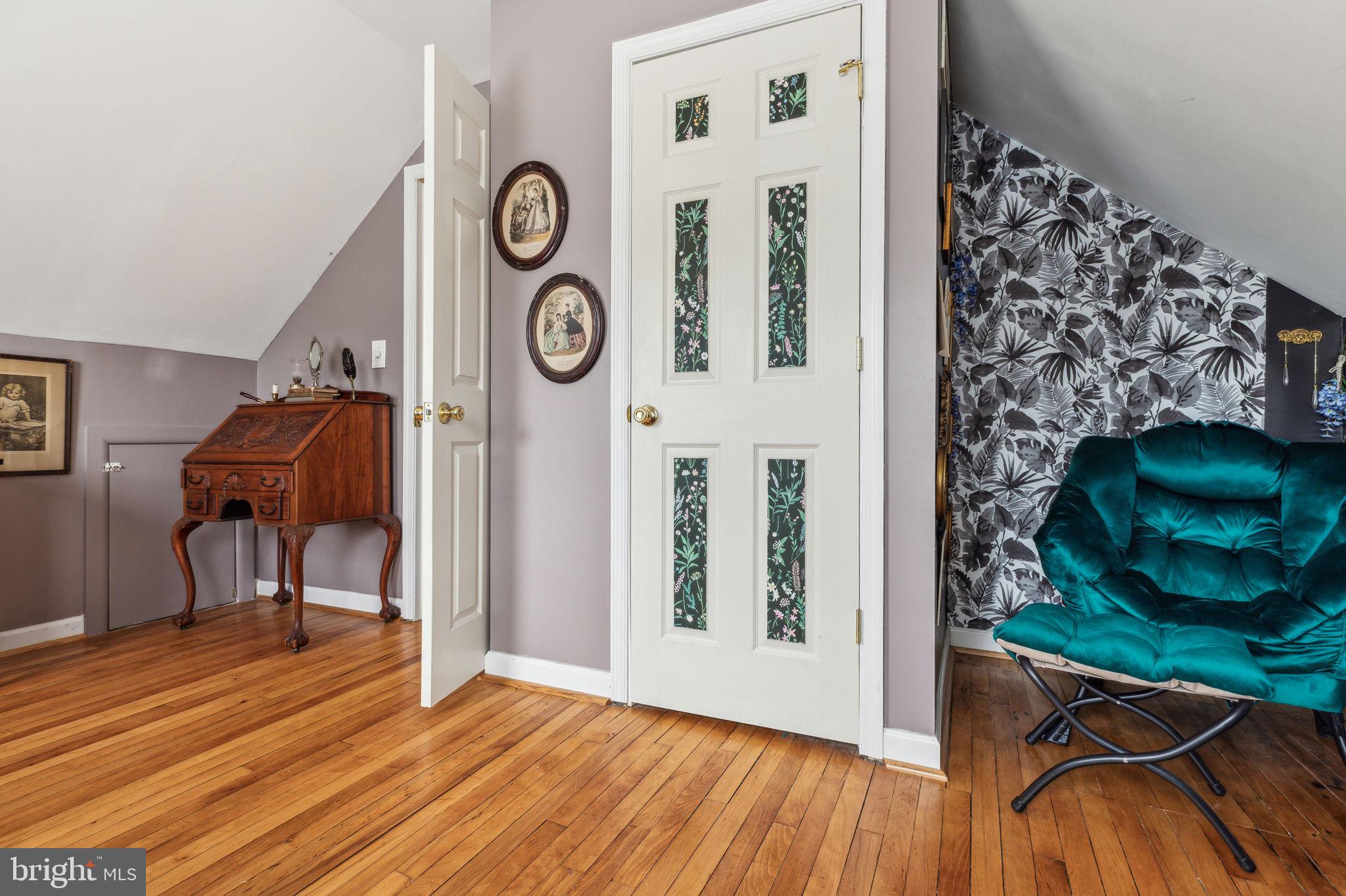 ROSLYN - Residential