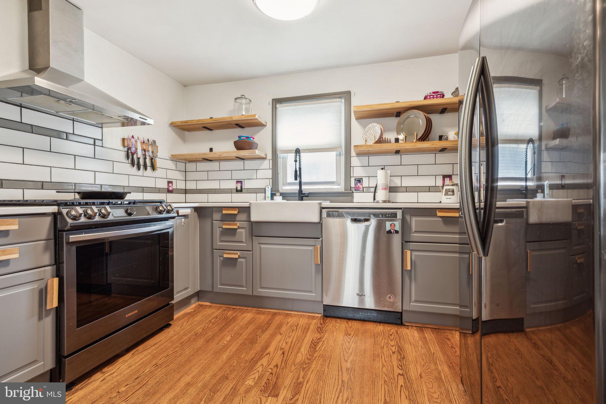 ROSLYN - Residential