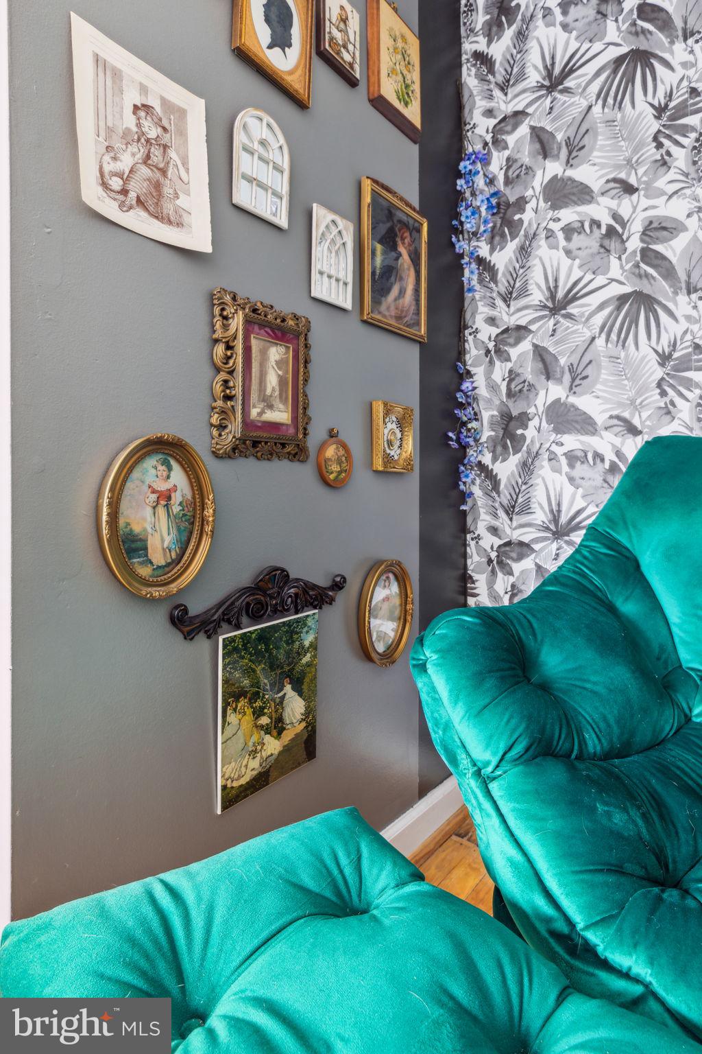 ROSLYN - Residential