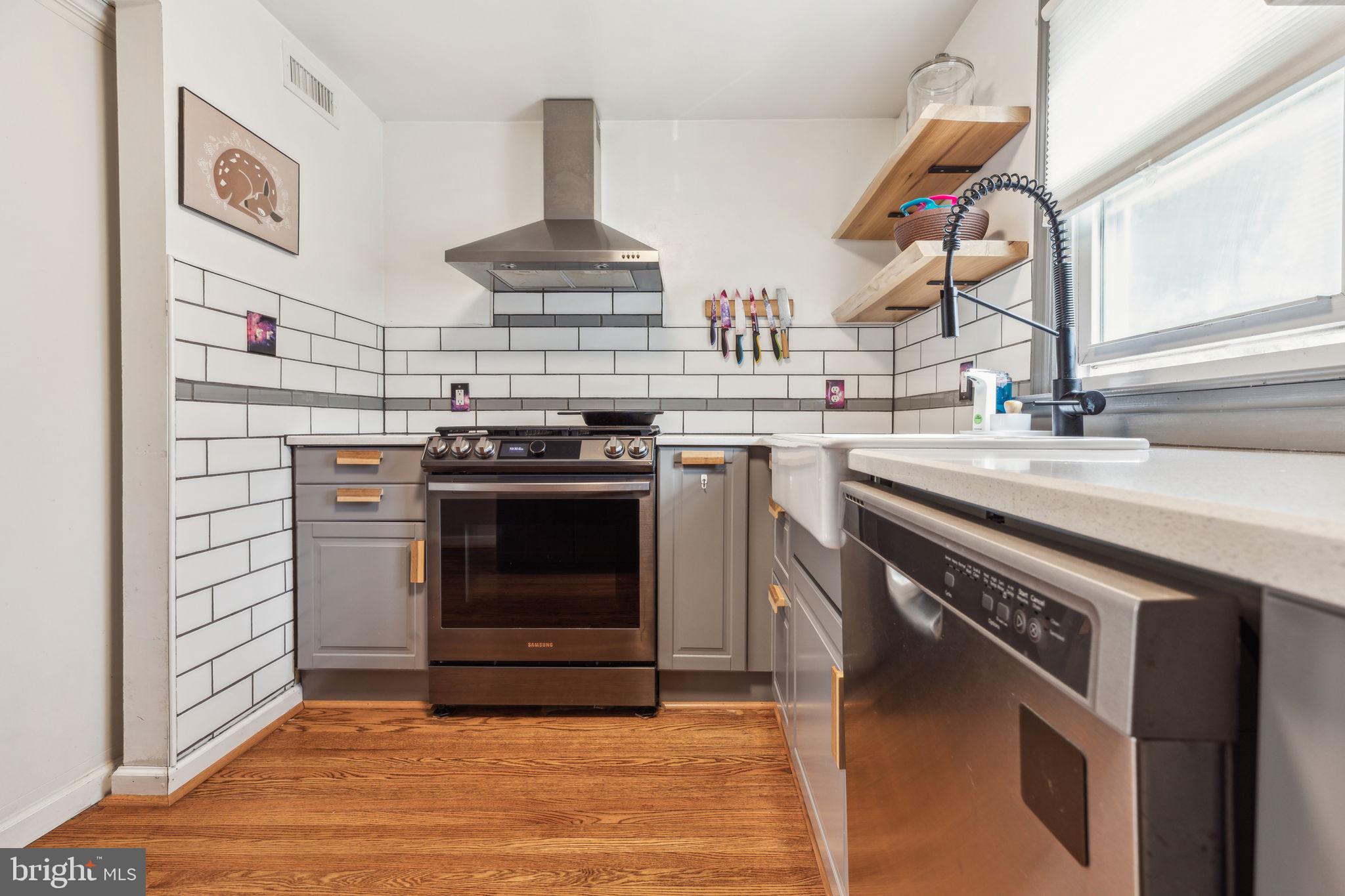 ROSLYN - Residential