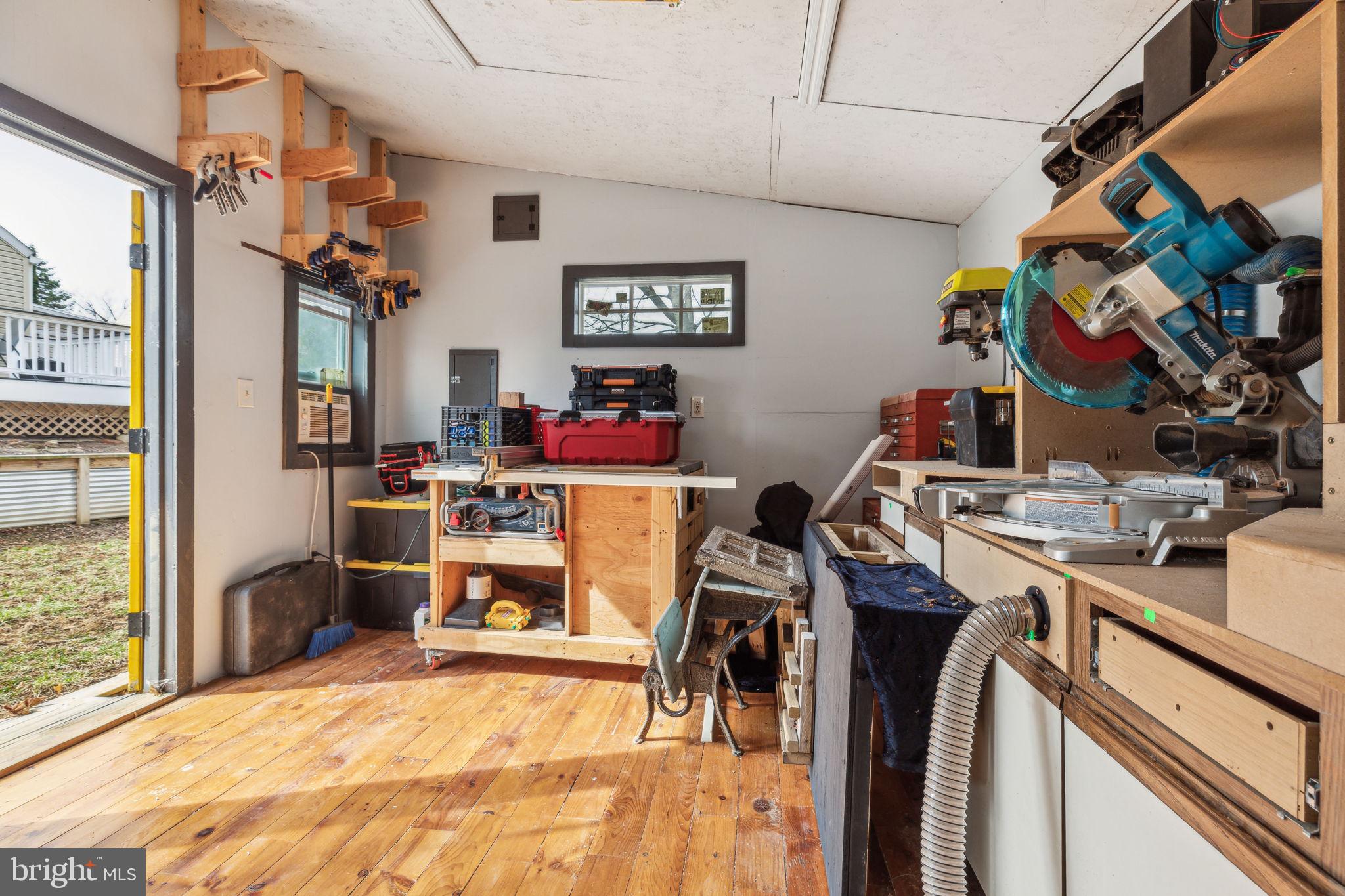 ROSLYN - Residential