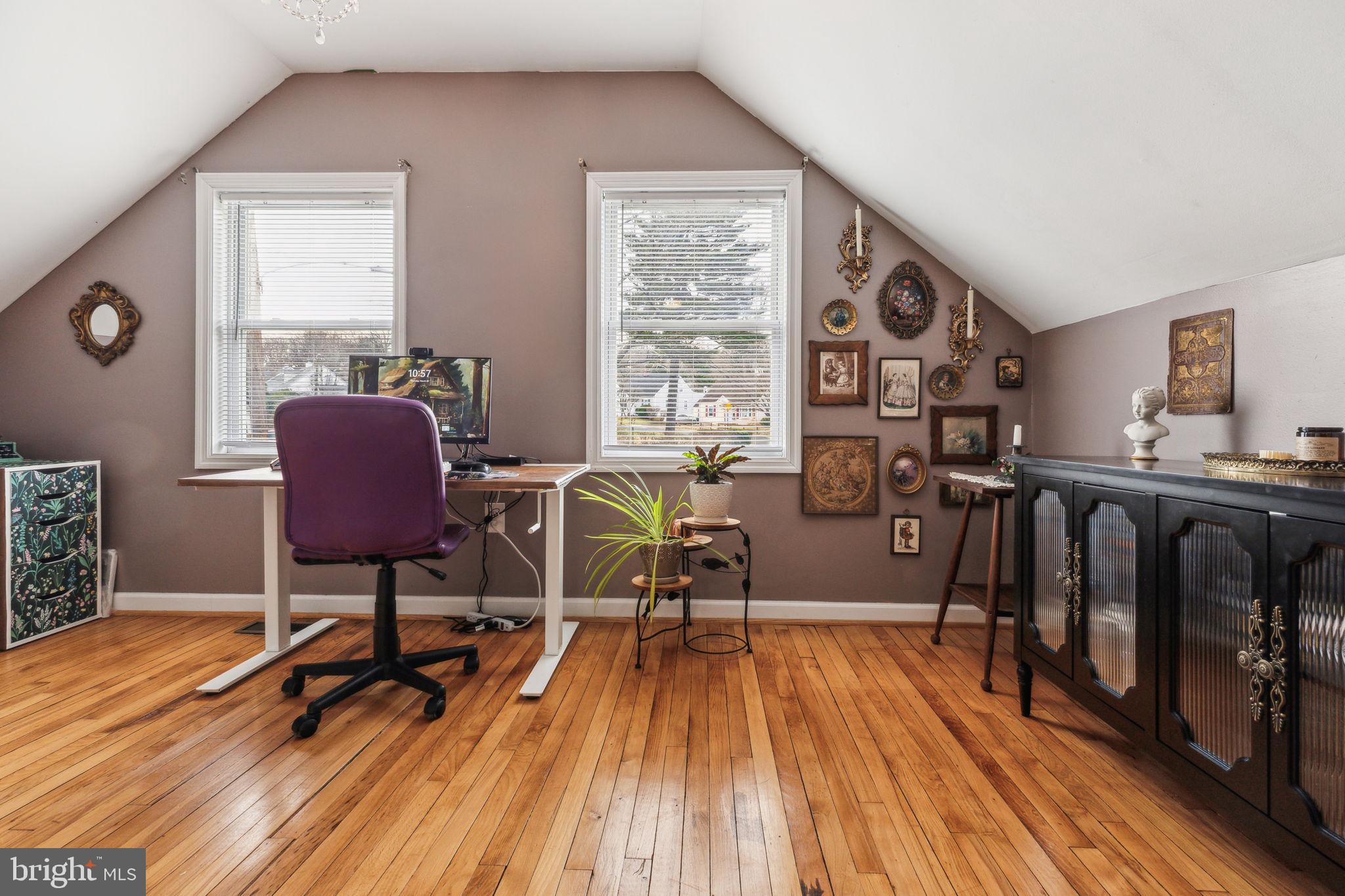 ROSLYN - Residential