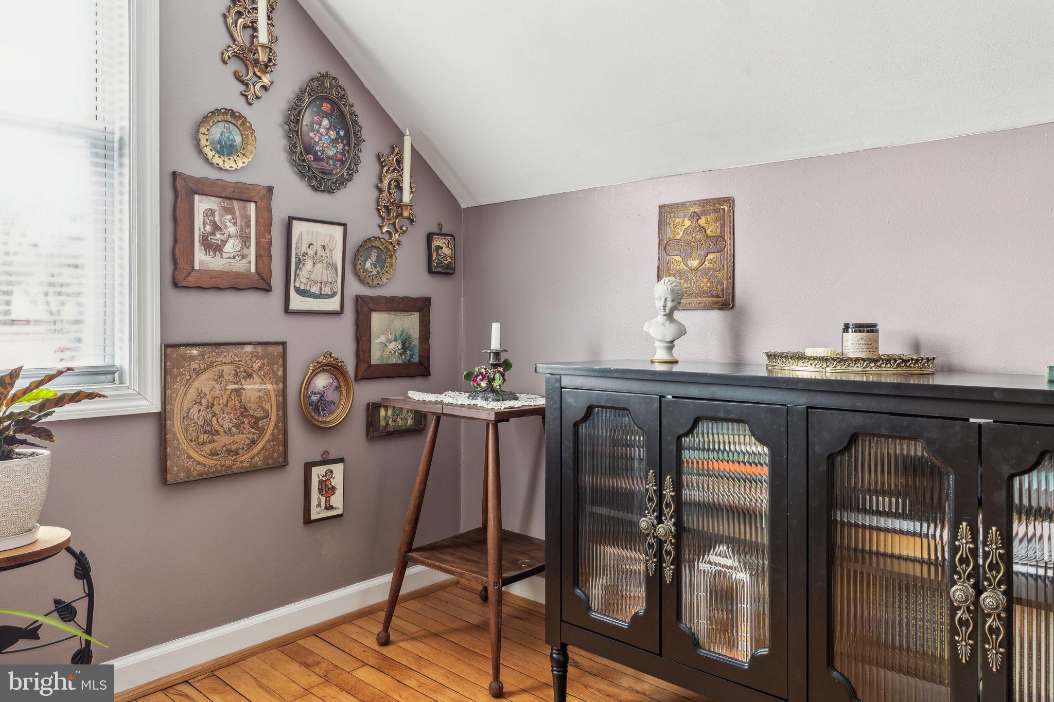 ROSLYN - Residential