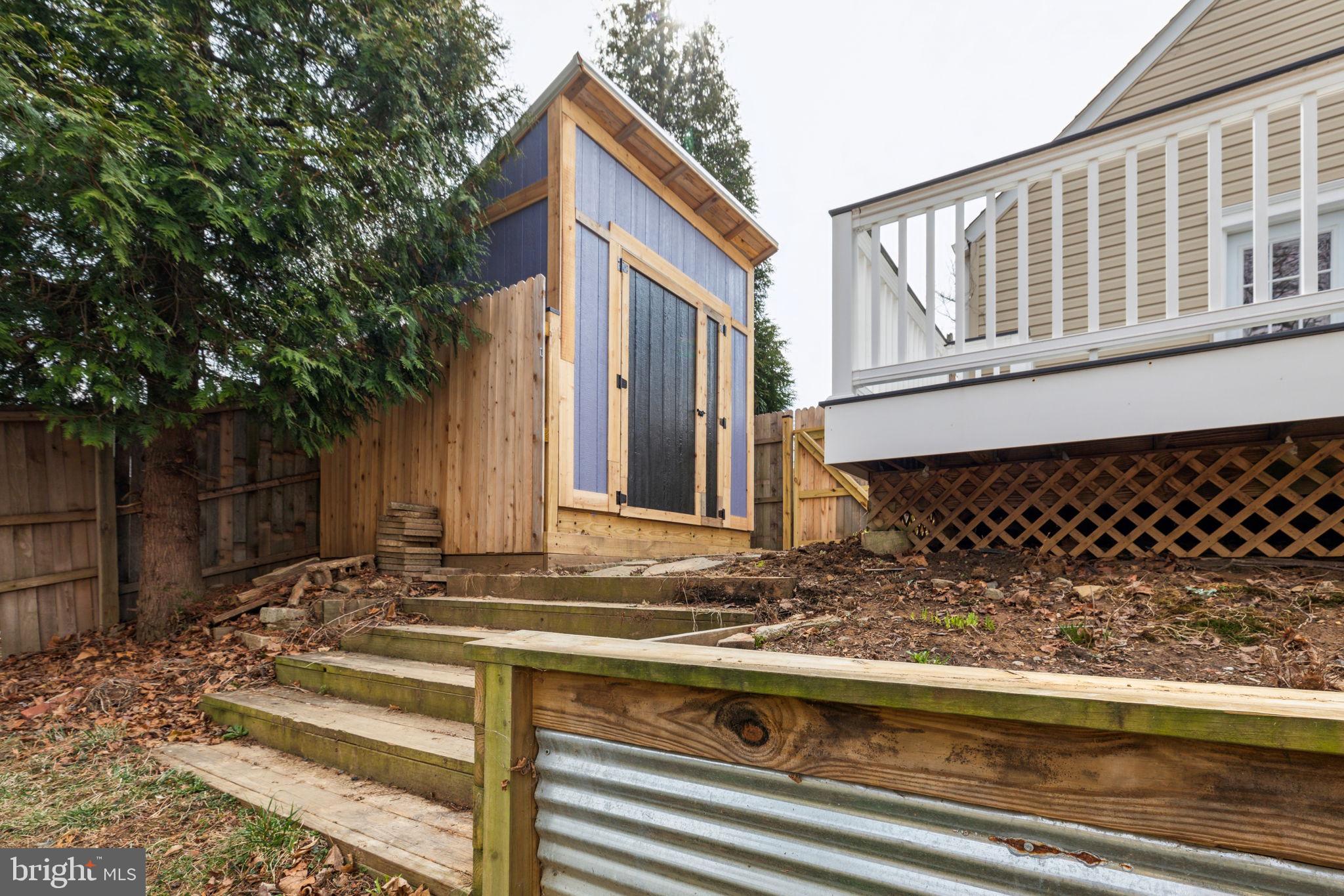 ROSLYN - Residential