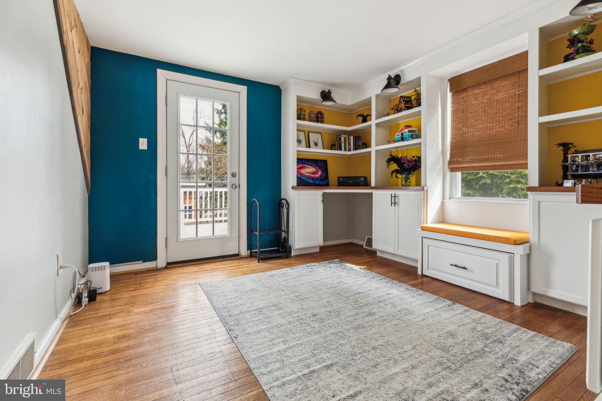 ROSLYN - Residential