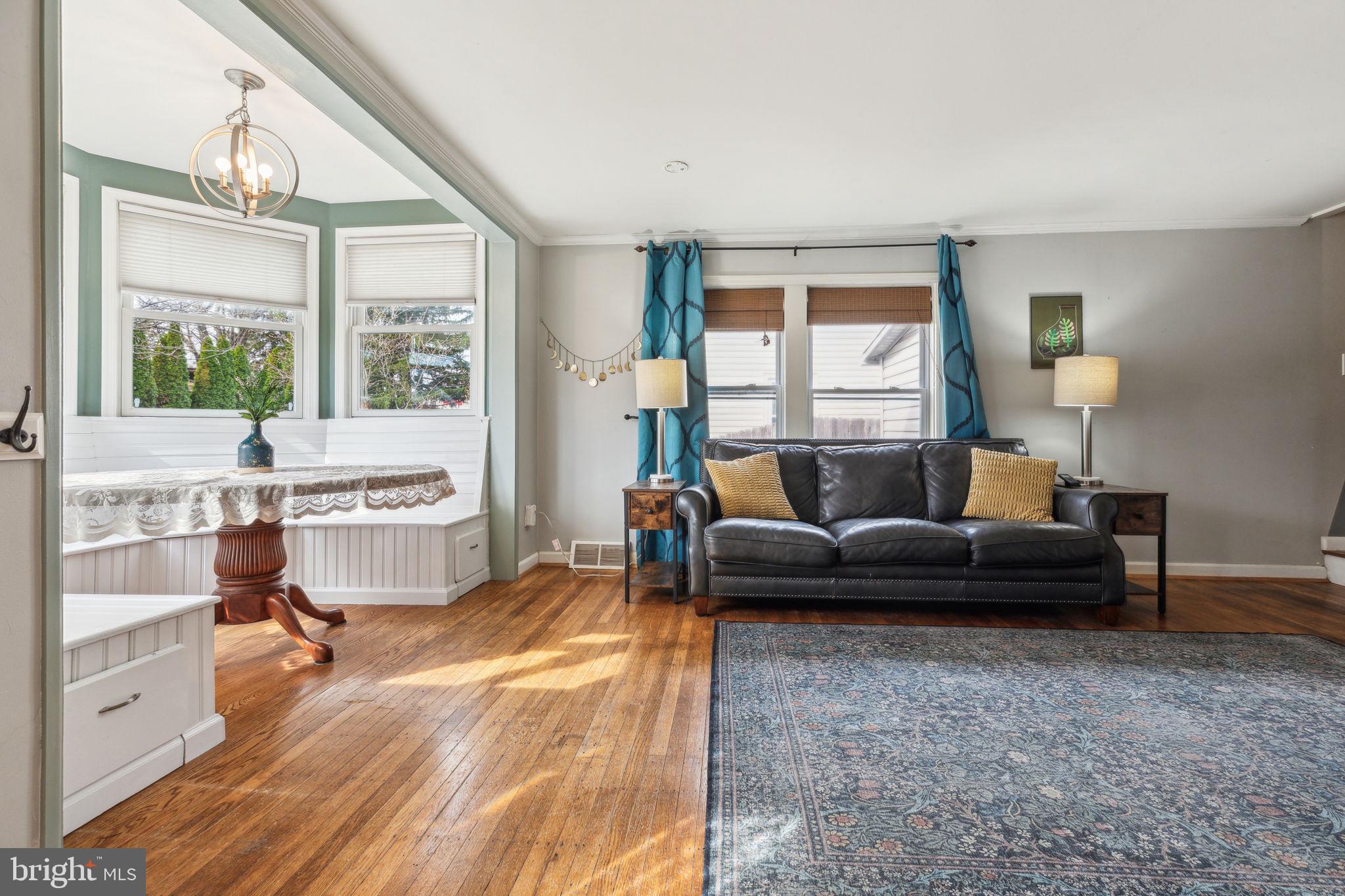 ROSLYN - Residential