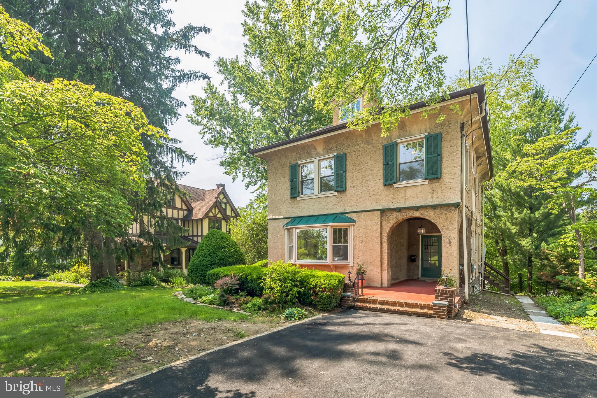215 SUMMIT AVENUE