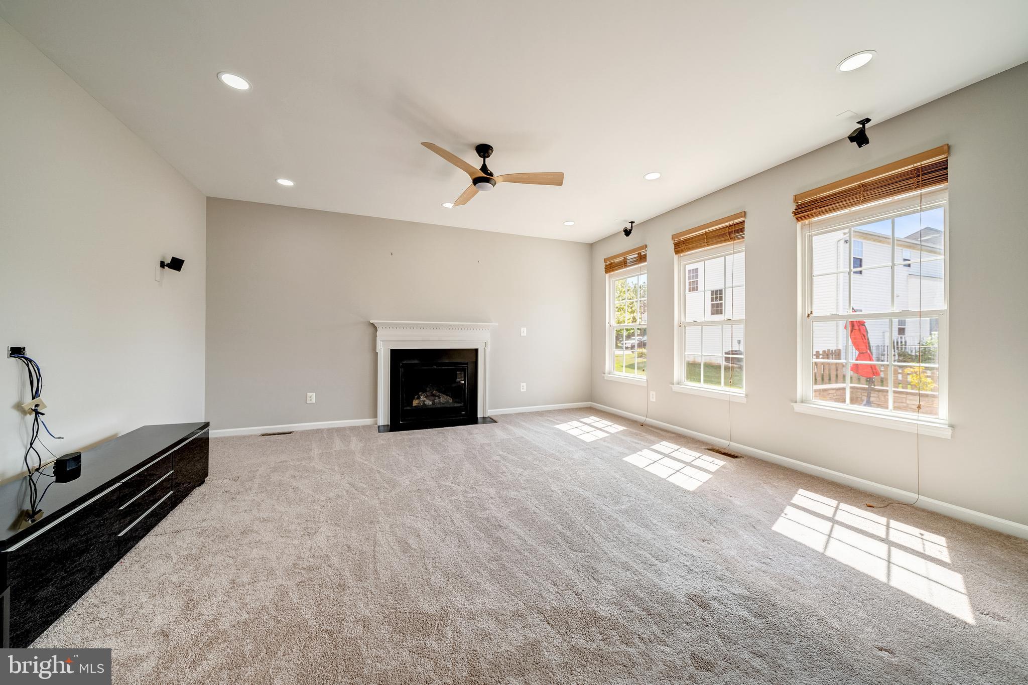 FRONTIER SPRING - Residential