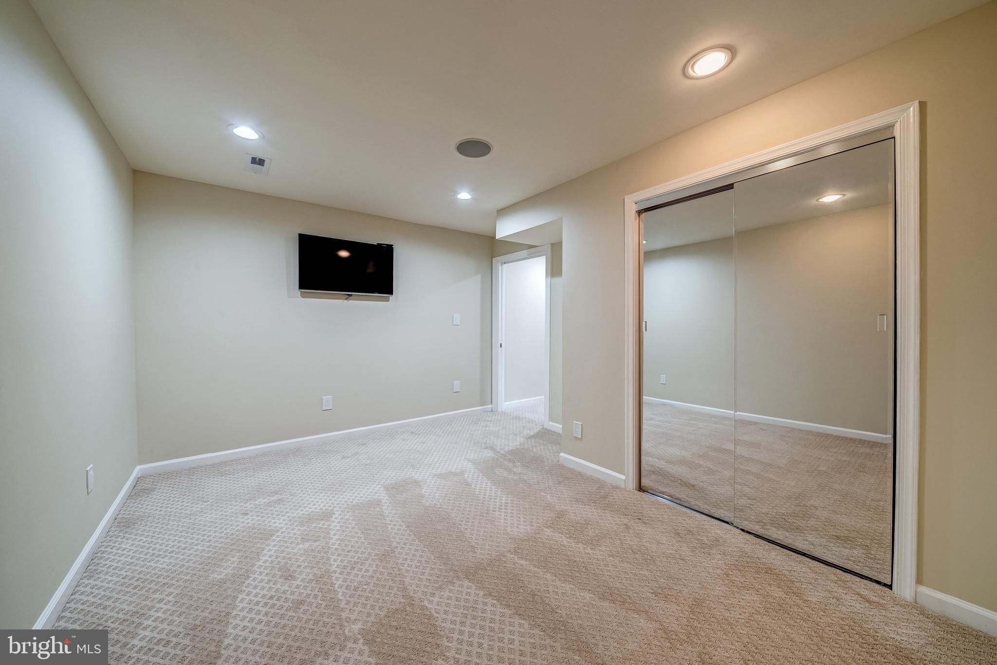 FRONTIER SPRING - Residential