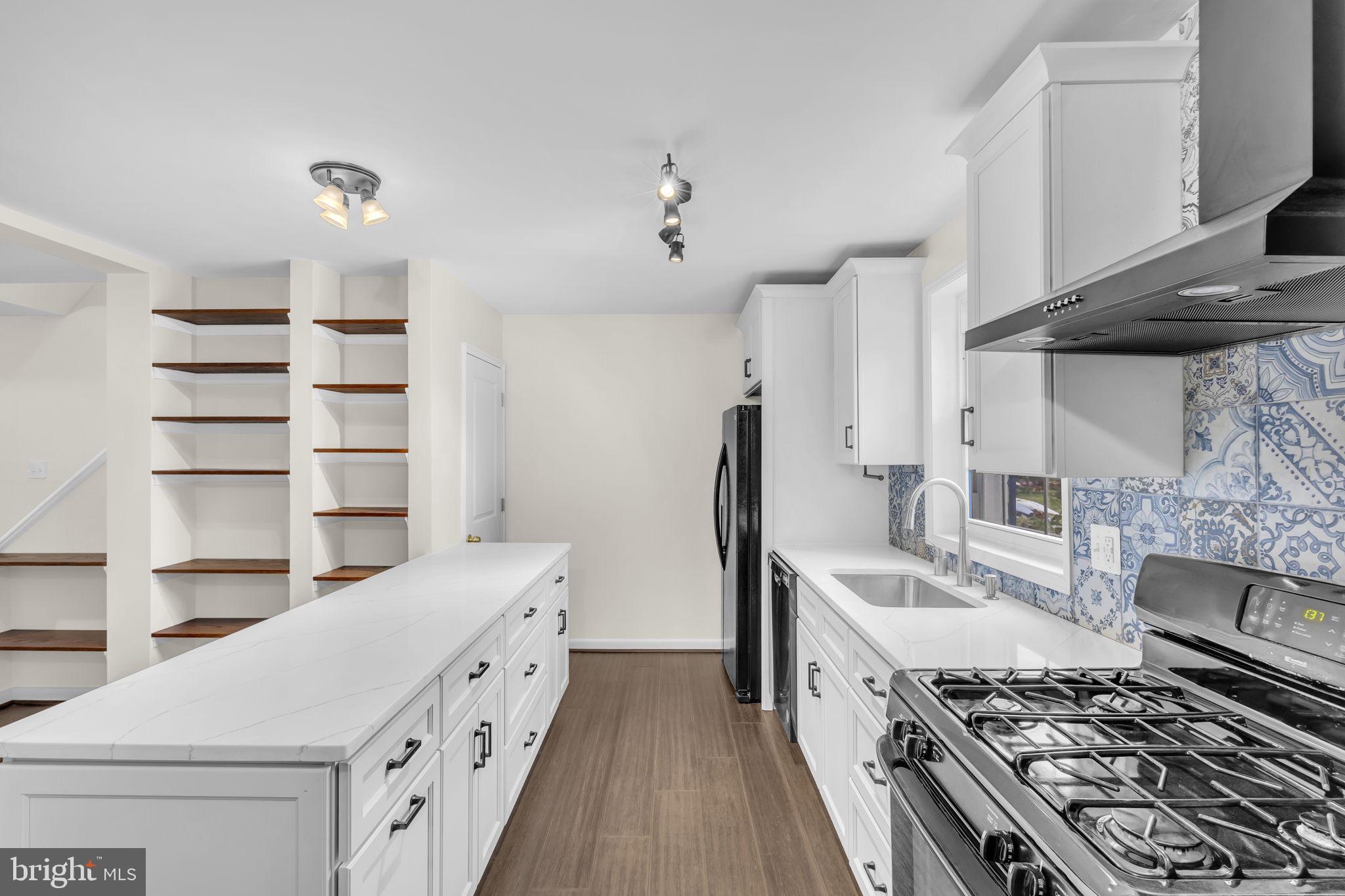 WARWICK VILLAGE - Residential Lease