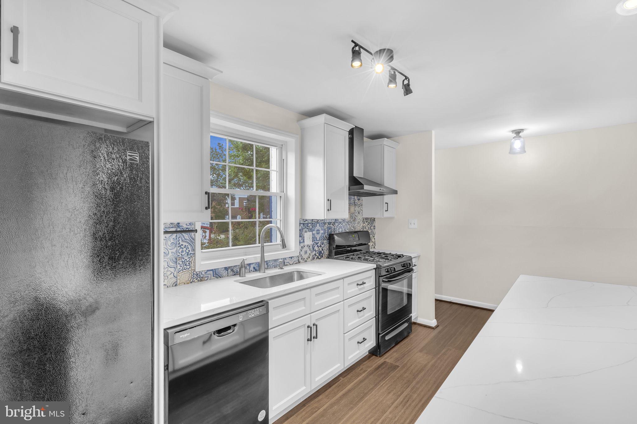 WARWICK VILLAGE - Residential Lease