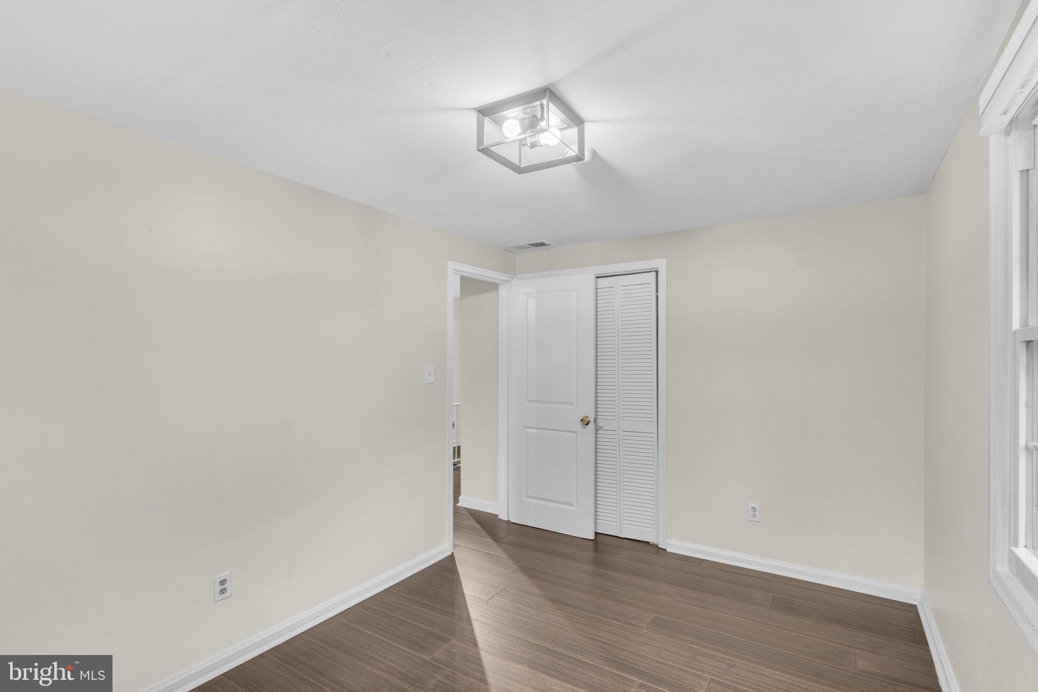 WARWICK VILLAGE - Residential Lease