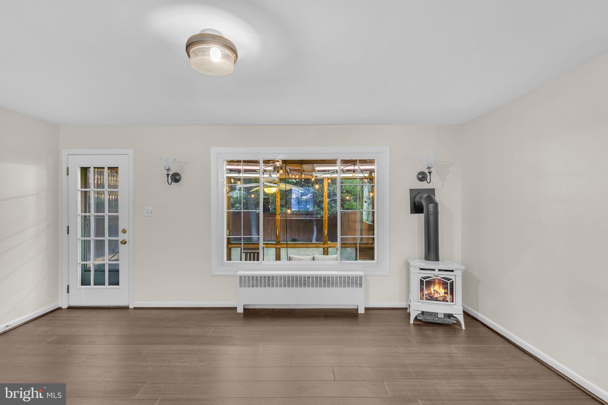 WARWICK VILLAGE - Residential Lease