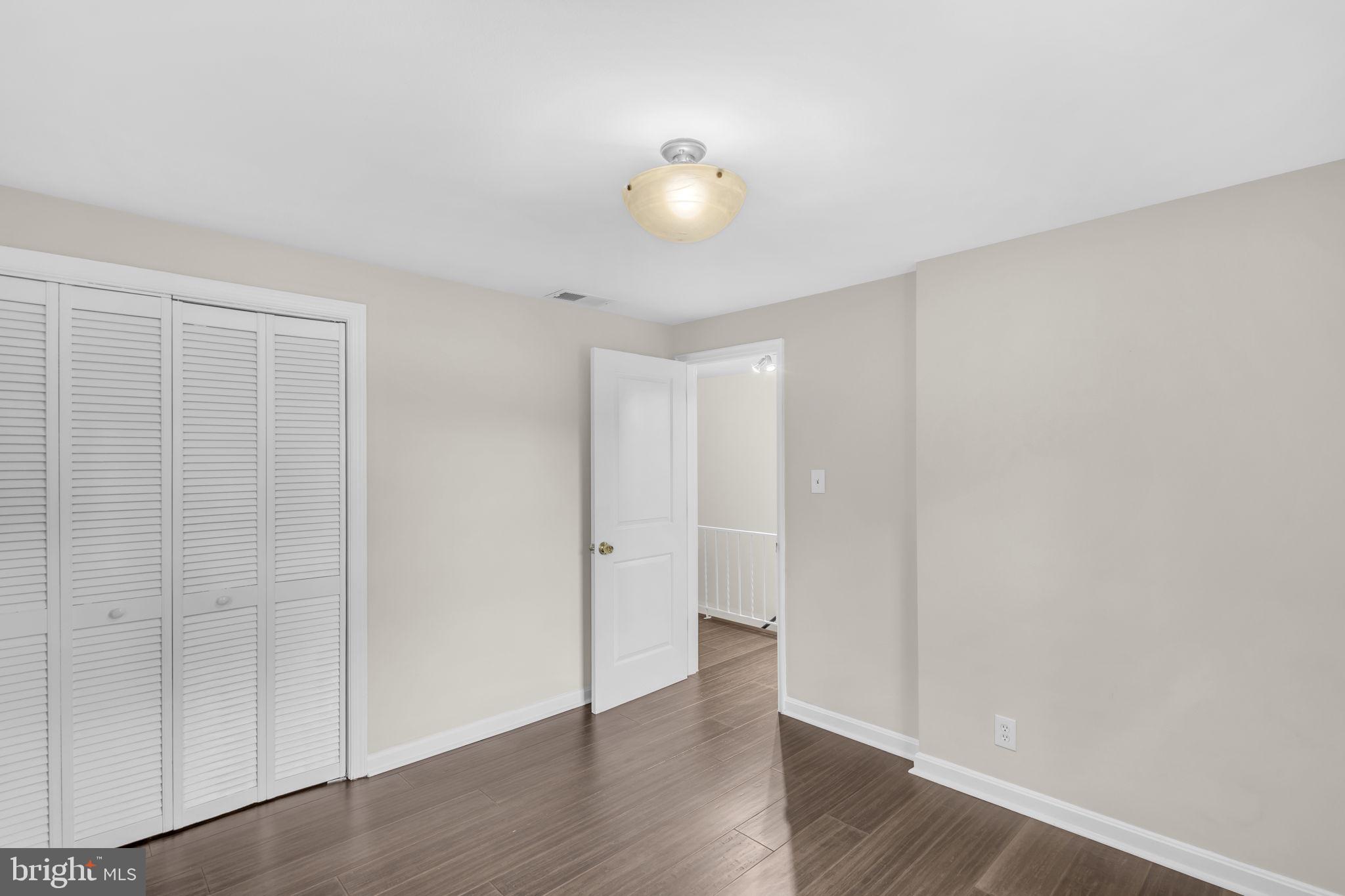 WARWICK VILLAGE - Residential Lease