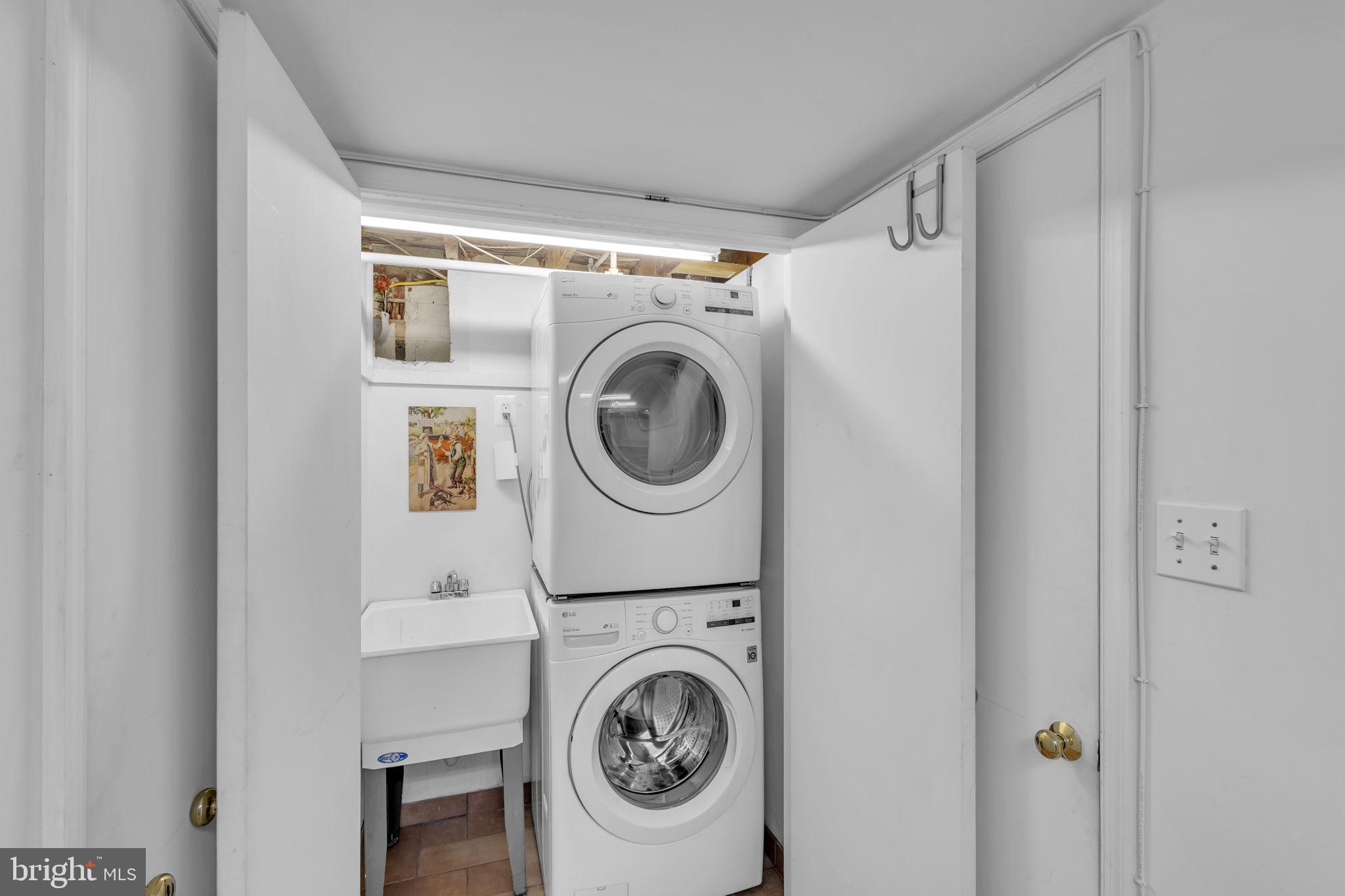 WARWICK VILLAGE - Residential Lease