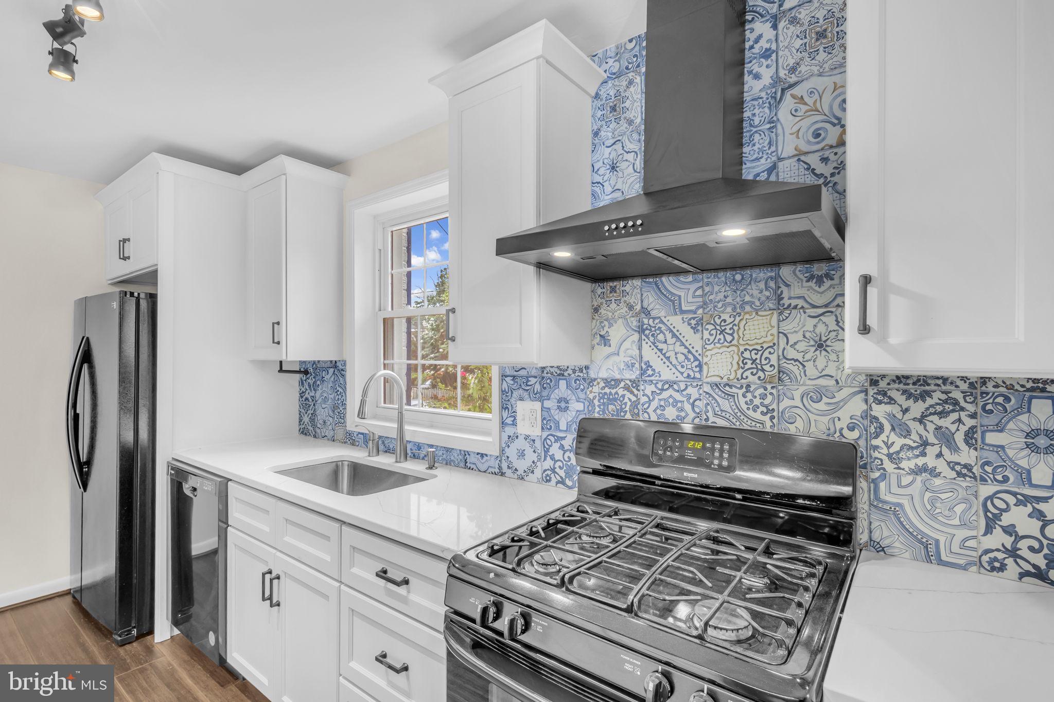 WARWICK VILLAGE - Residential Lease