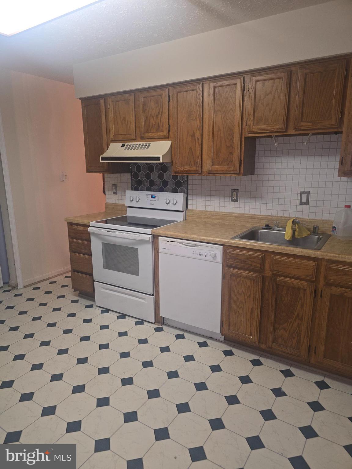 ST CHARLES SUB - HAMPSHIRE - Residential