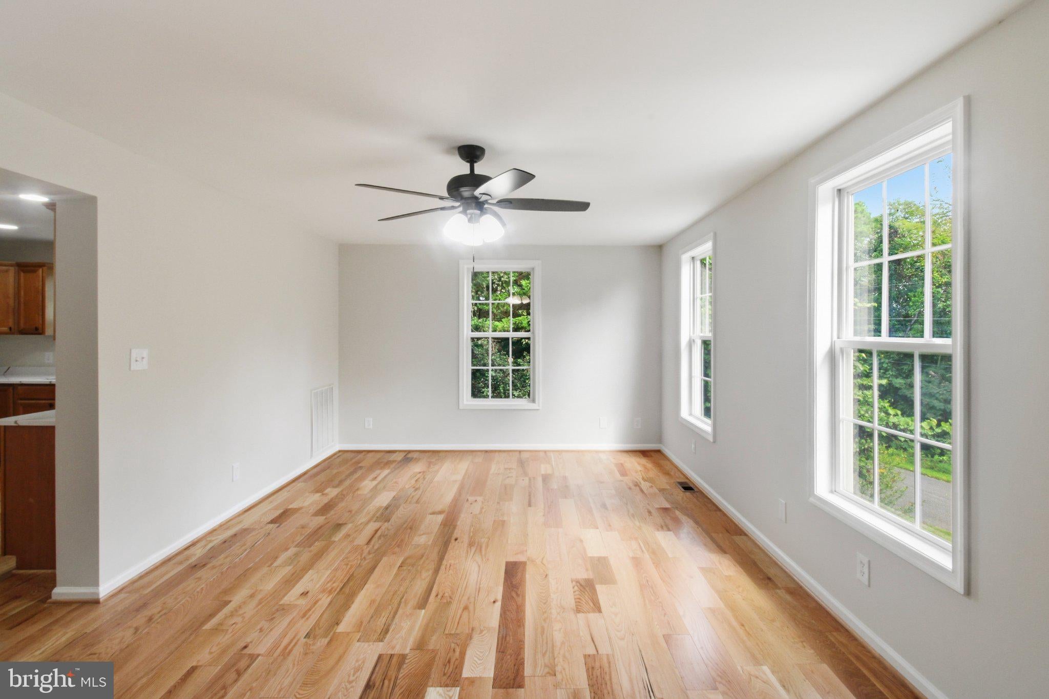 364 LAKEVIEW CIRCLE