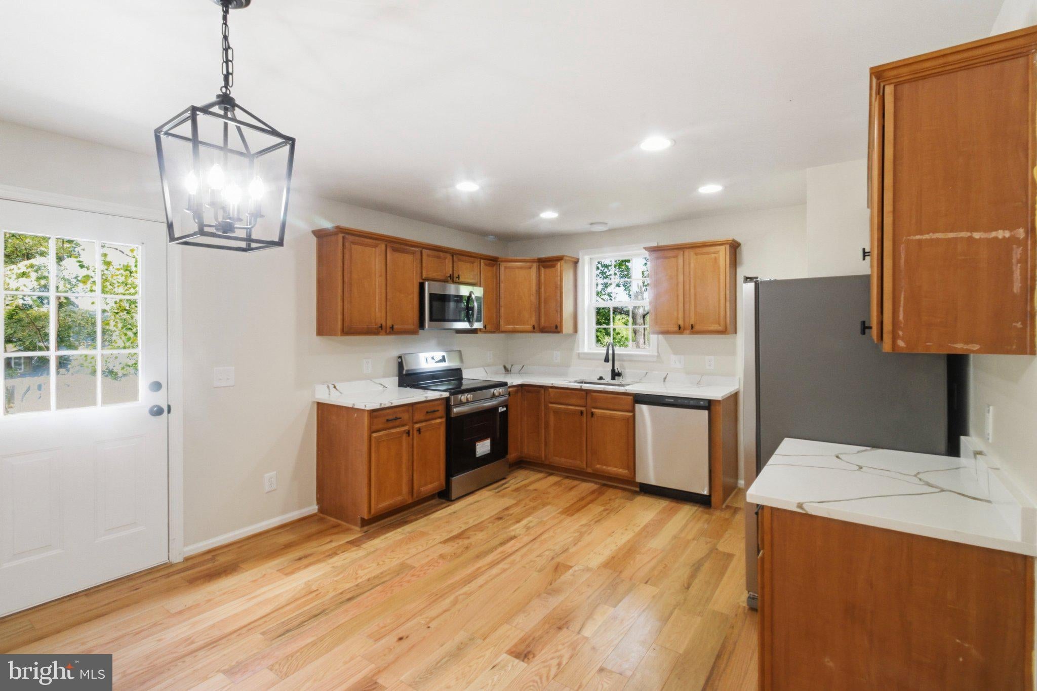 364 LAKEVIEW CIRCLE