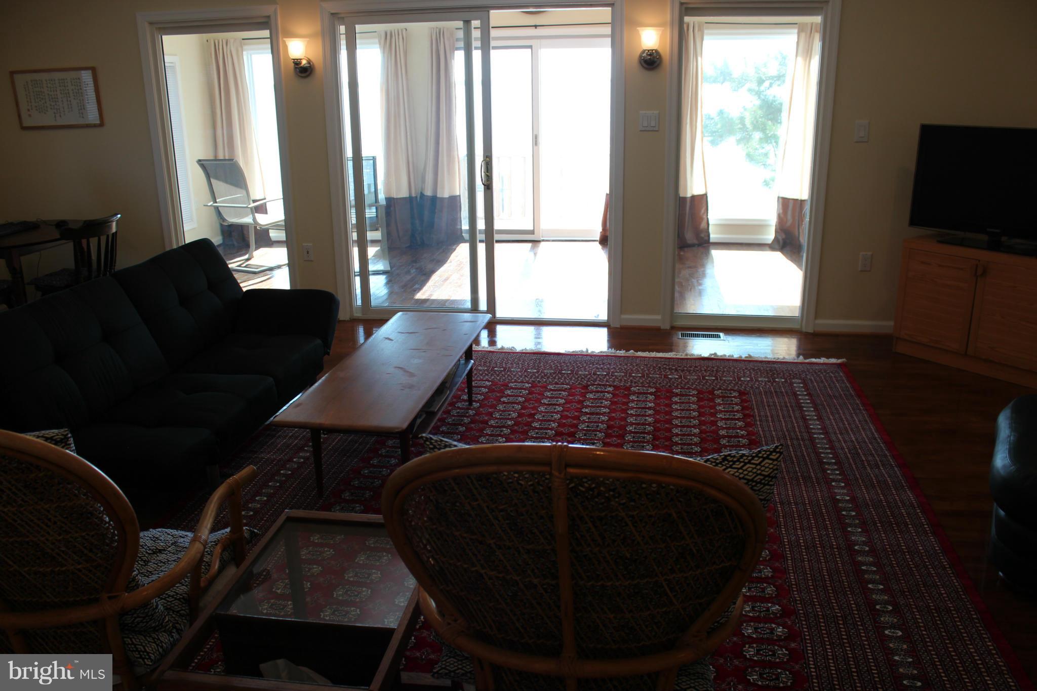 COBB ISLAND - Residential