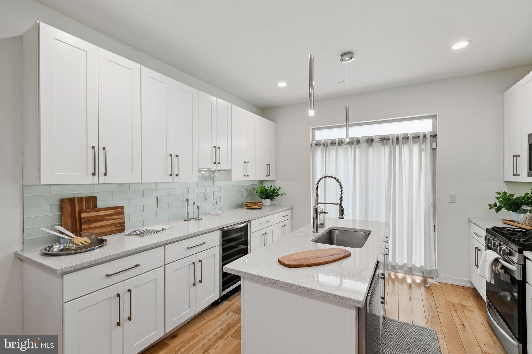 POINT BREEZE - Residential