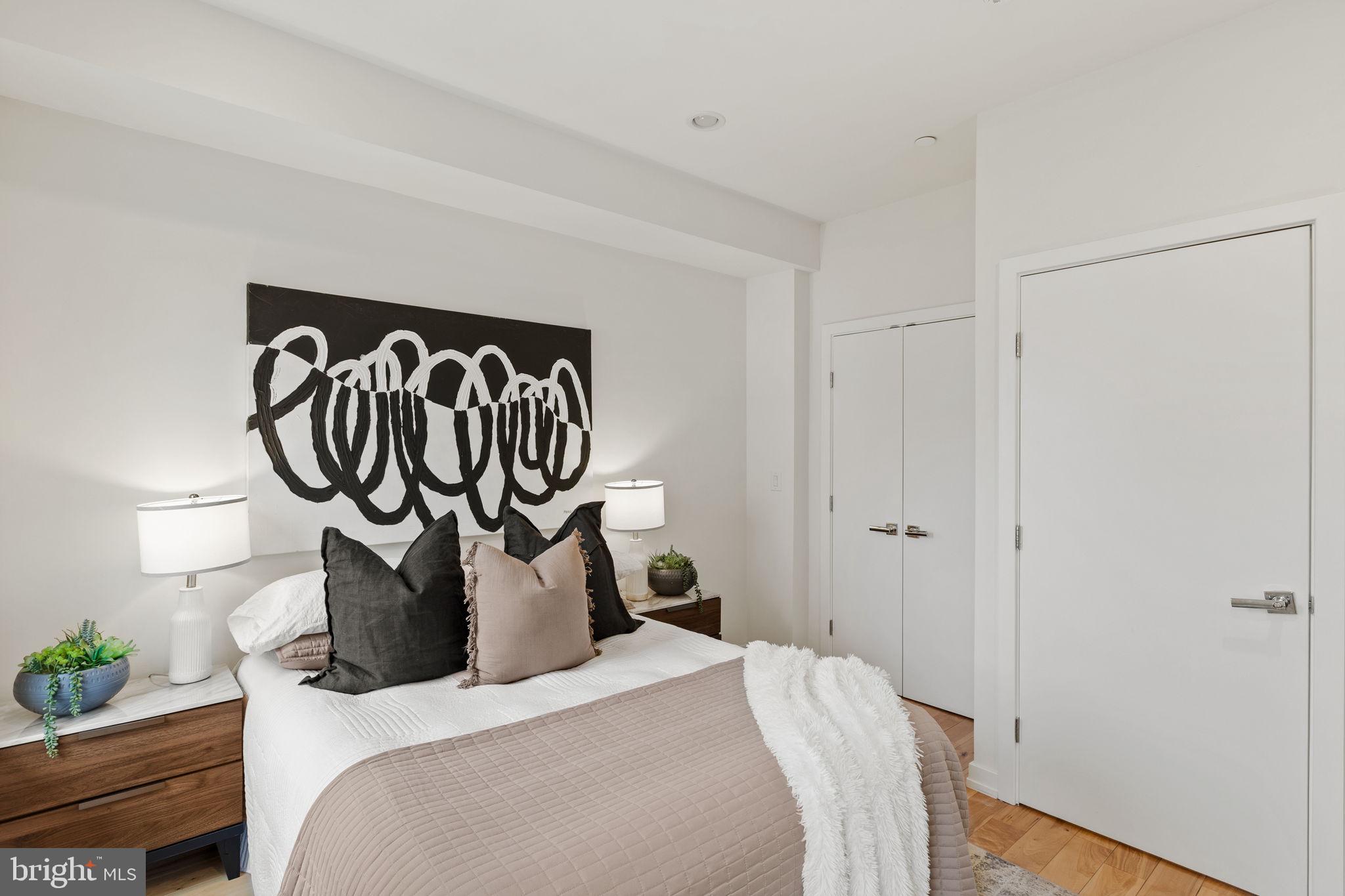 POINT BREEZE - Residential